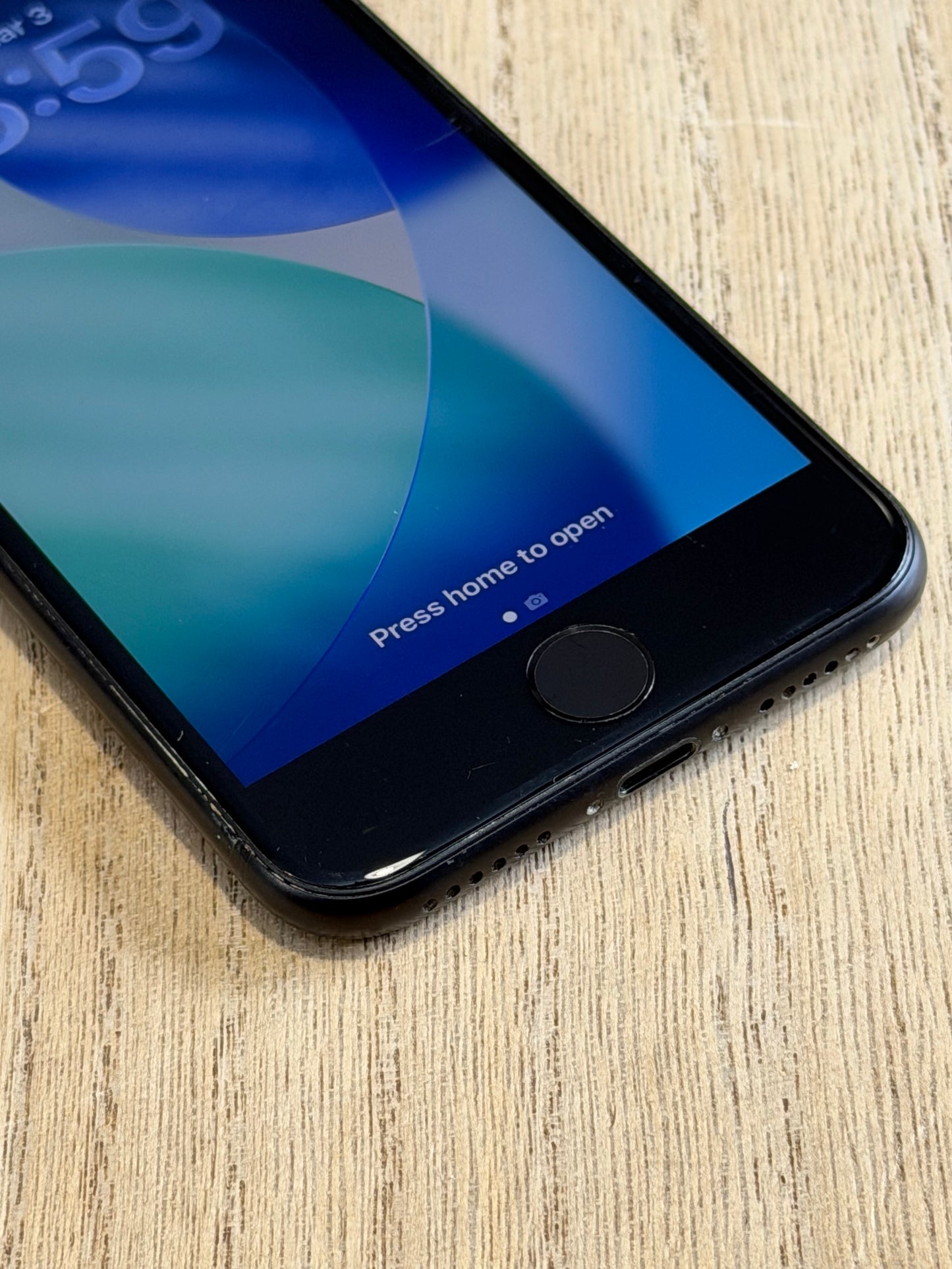 Pre-owned Apple iPhone SE2 (64GB Black, 2020) - A/B-grade