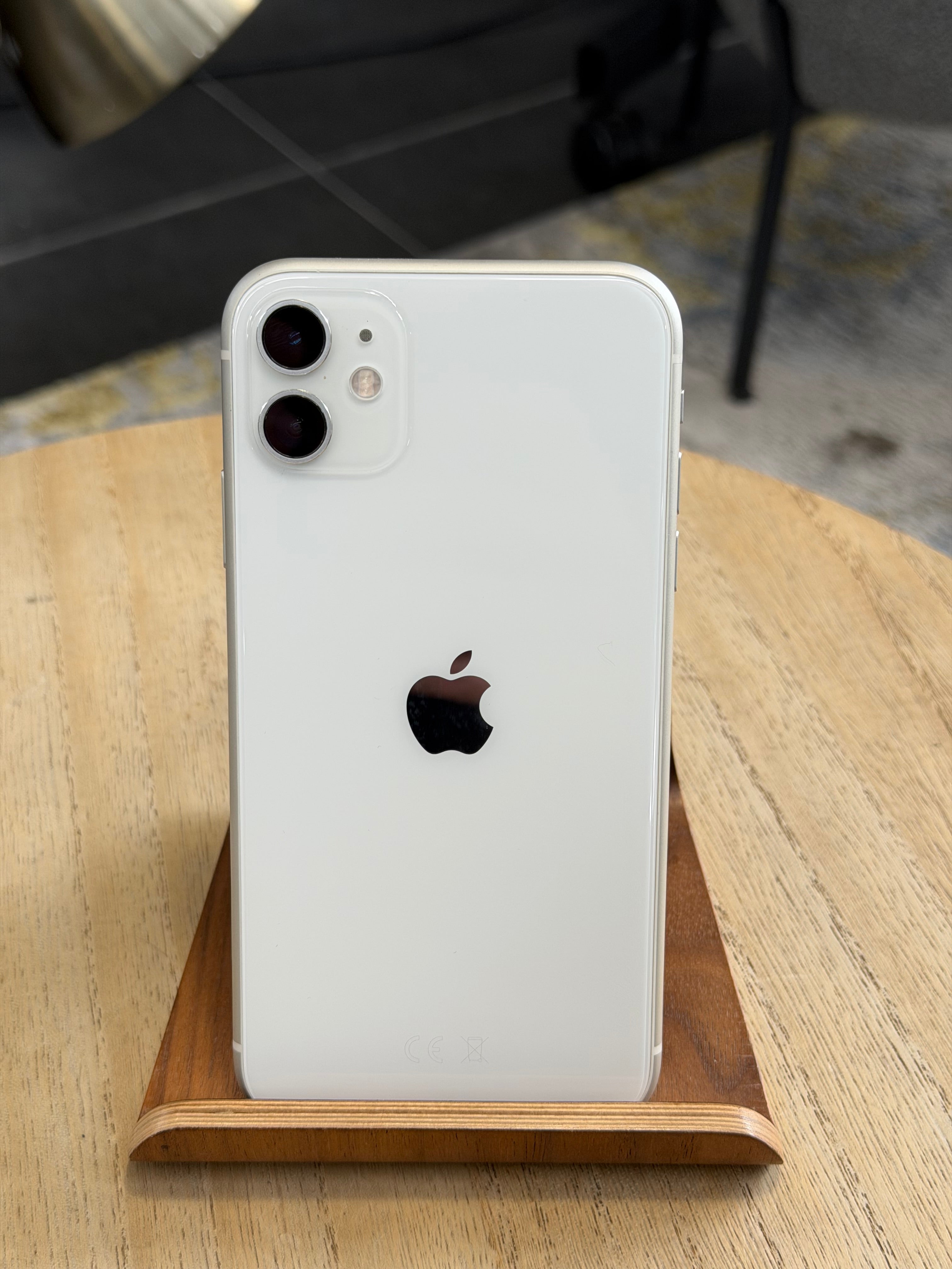 Apple iPhone 11 64GB ホワイト Pre-owned Apple iPhone 11 (64GB White) - A-grade – Phone Factory