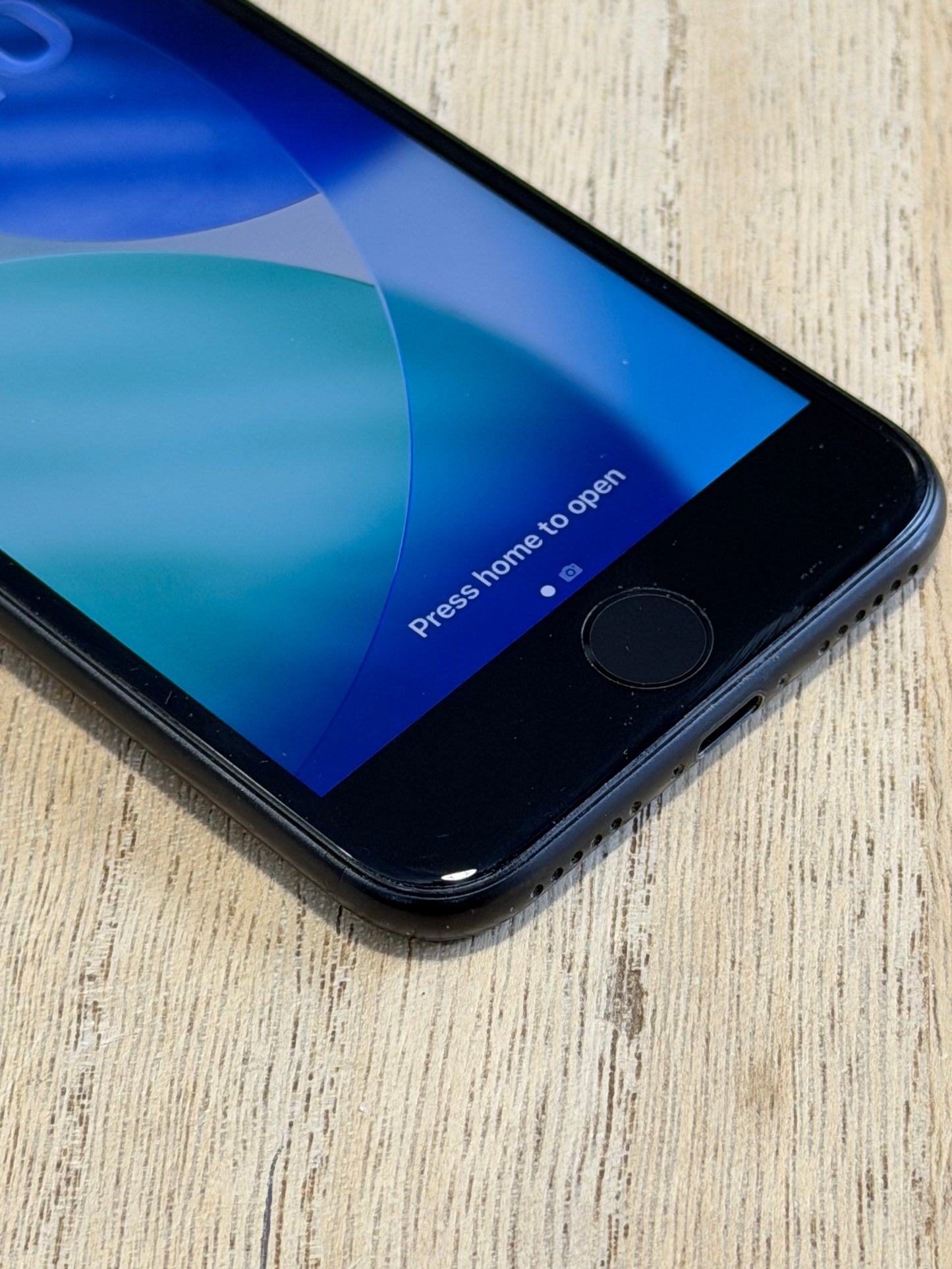 Pre-owned Apple iPhone SE2 (64GB Black, 2020) - A-grade