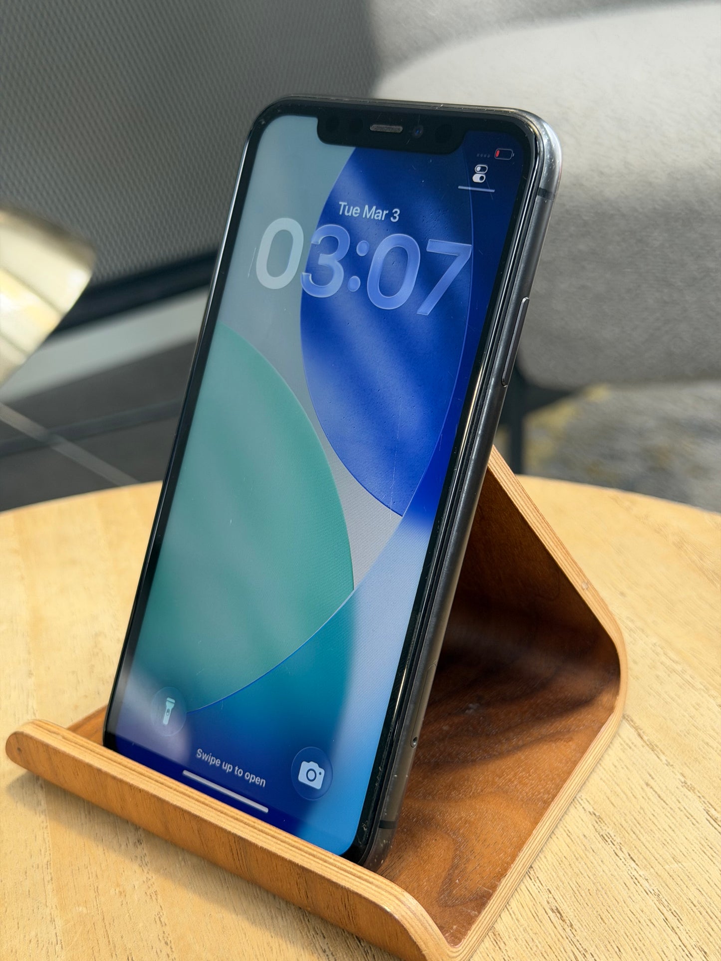 Pre-owned Apple iPhone 11 (64GB Black) - B-grade