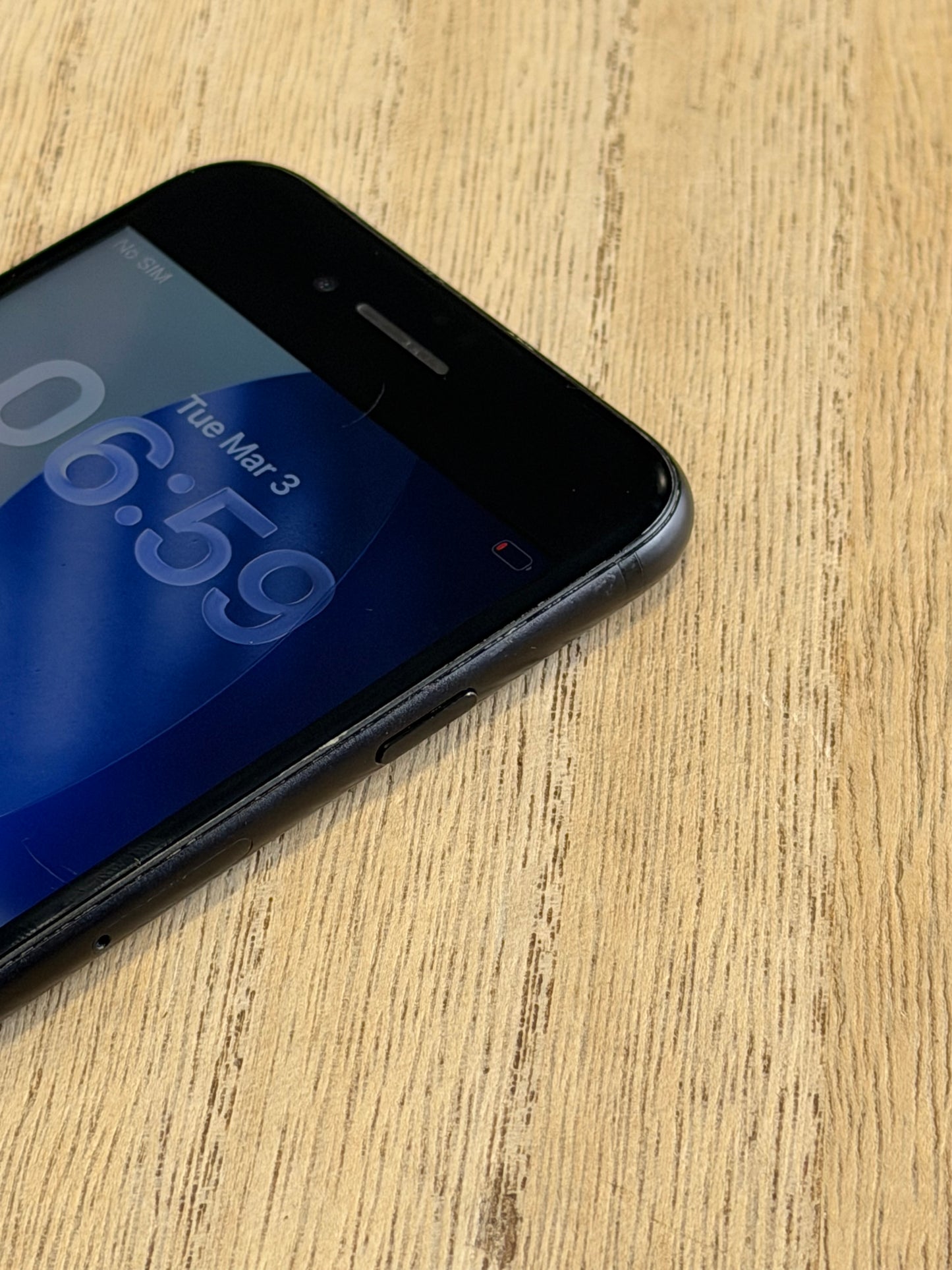 Pre-owned Apple iPhone SE2 (64GB Black, 2020) - A/B-grade