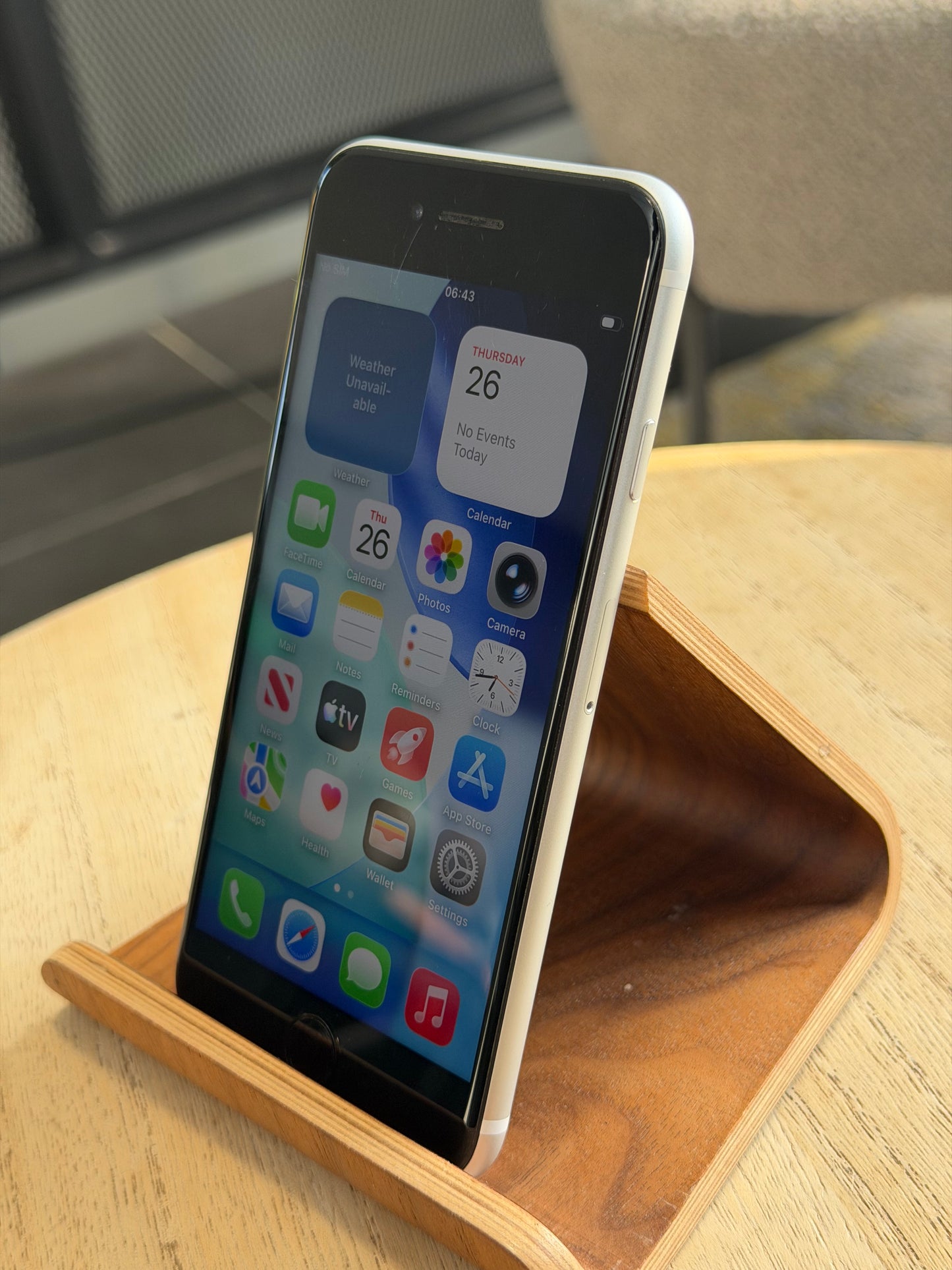 Pre-owned Apple iPhone SE2 (64GB White, 2020) - A-grade