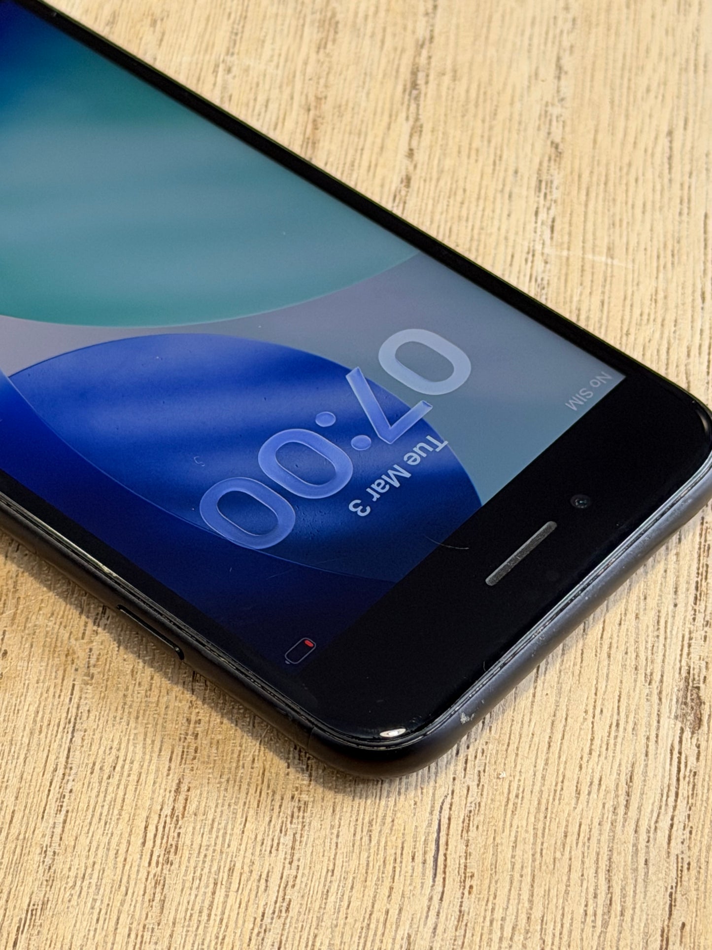 Pre-owned Apple iPhone SE2 (64GB Black, 2020) - A/B-grade