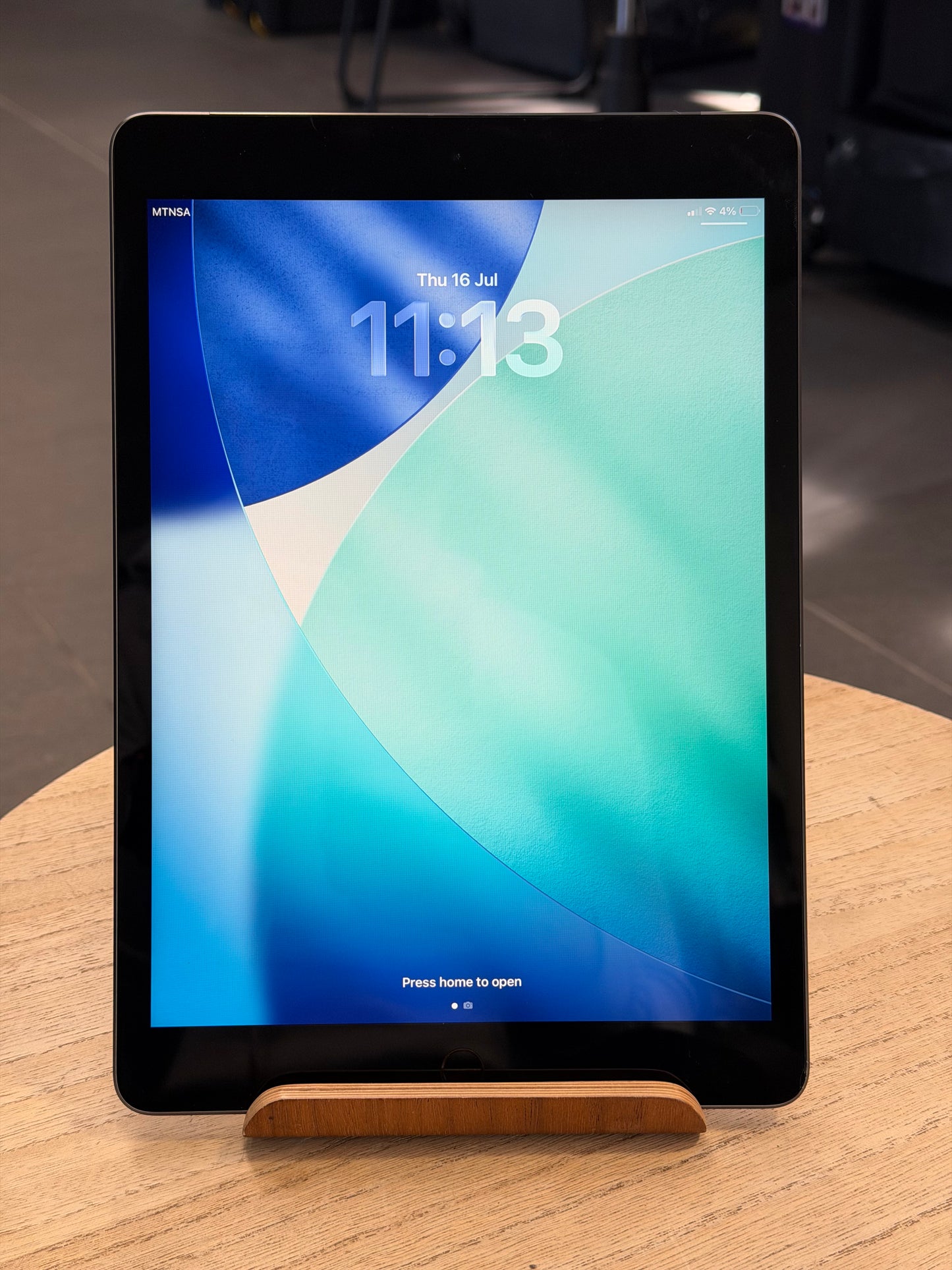 Pre-owned  iPad 9th Gen (Wi-Fi & Cell, 64GB, Space Grey) - B-Grade