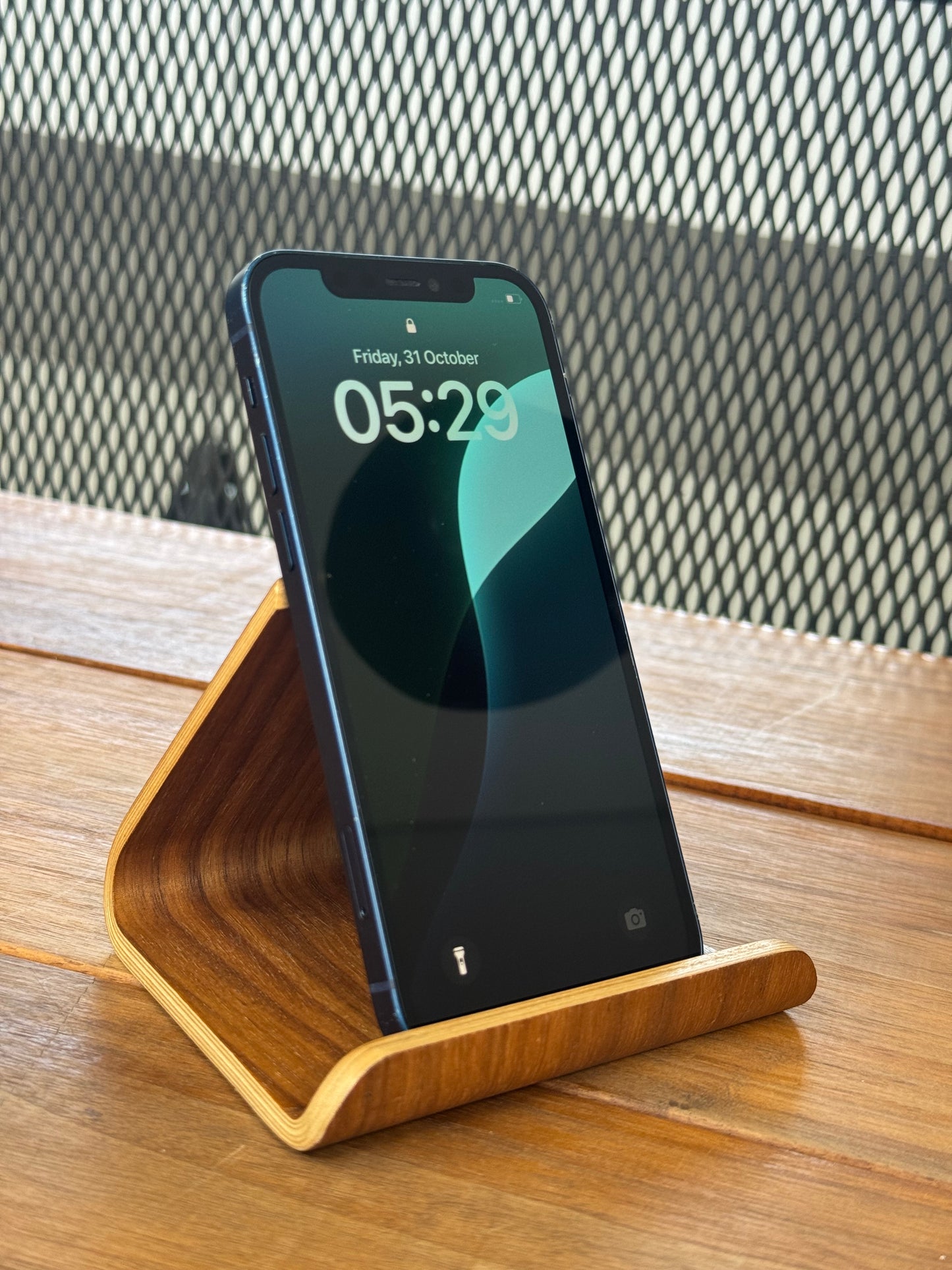 Pre-owned Apple iPhone 12 (64GB Blue) - B-grade