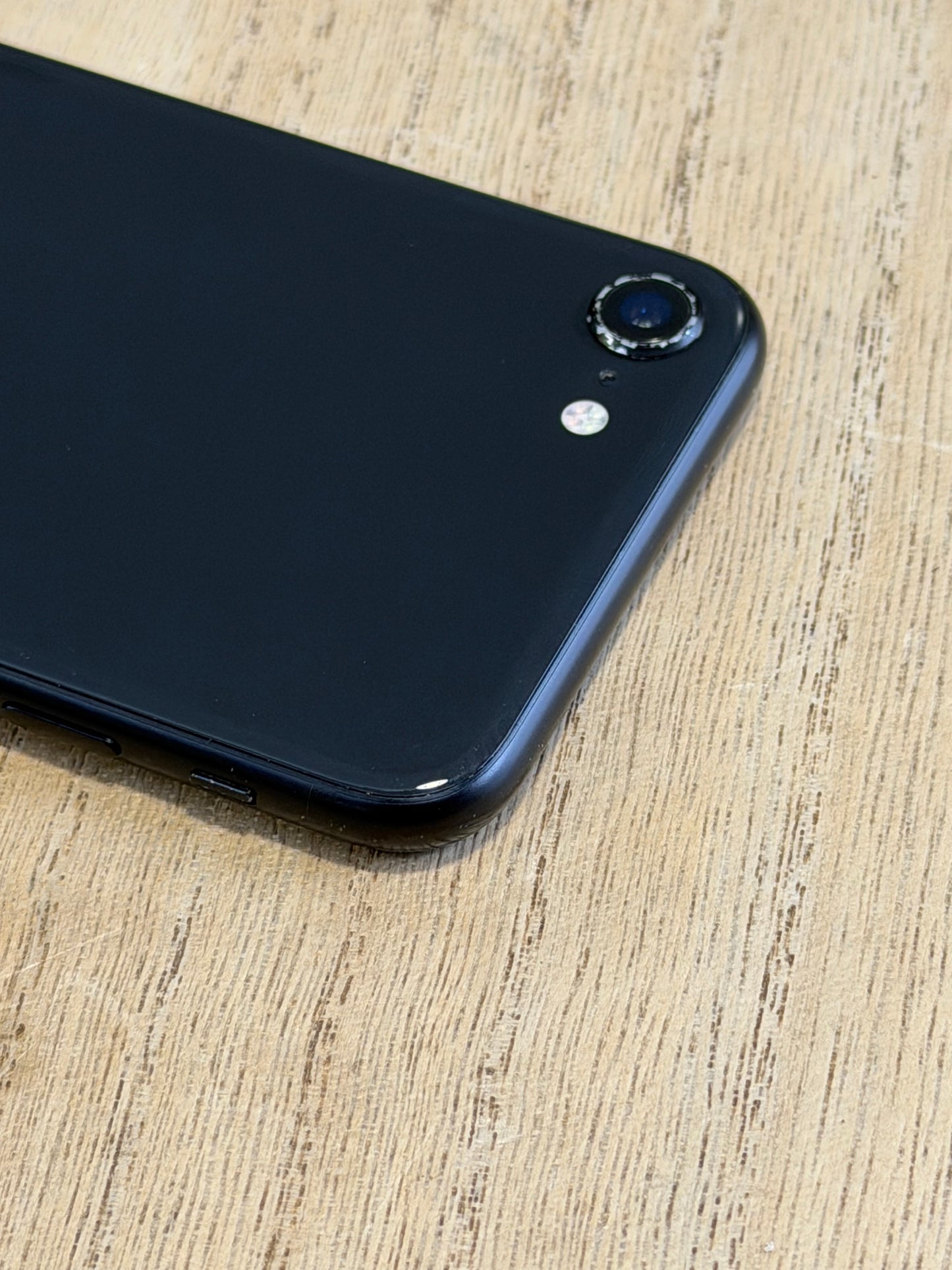 Pre-owned Apple iPhone SE2 (64GB Black, 2020) - A-grade