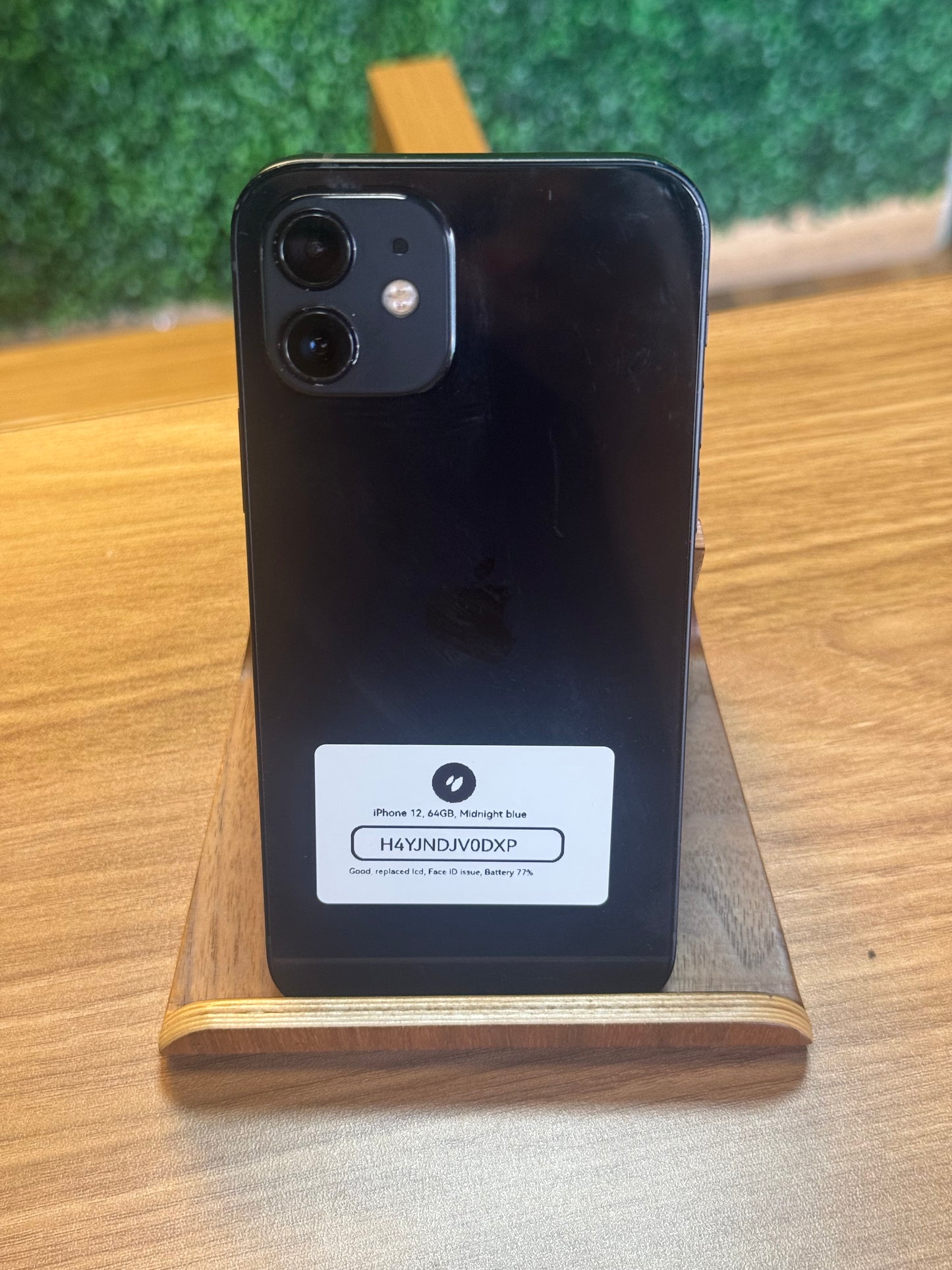 Pre-owned Apple iPhone 12 (128gb Black) - A/B grade