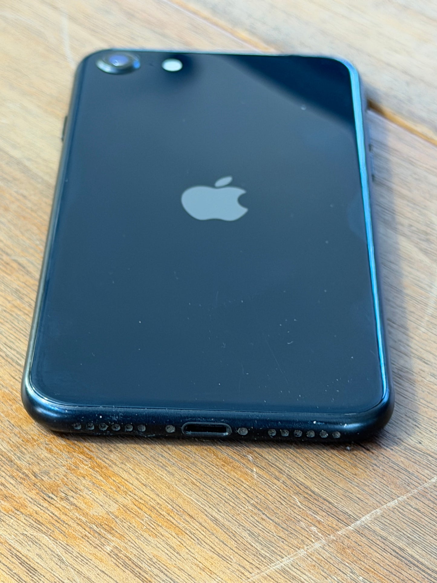 Pre-owned Apple iPhone SE3 (64GB Black, 2022) - A-grade