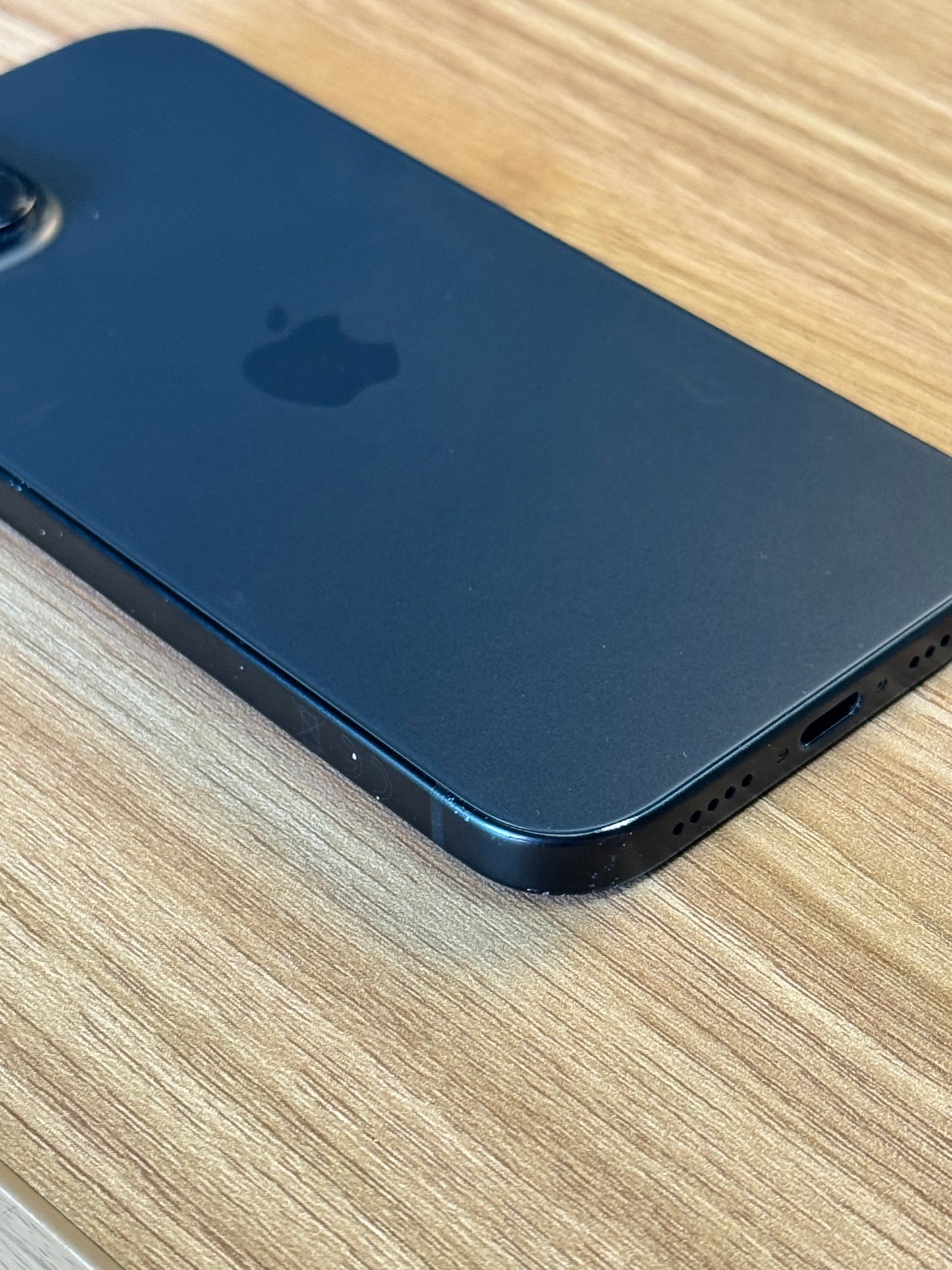Pre-owned Apple iPhone 15 (256gb Black) - A/B Grade
