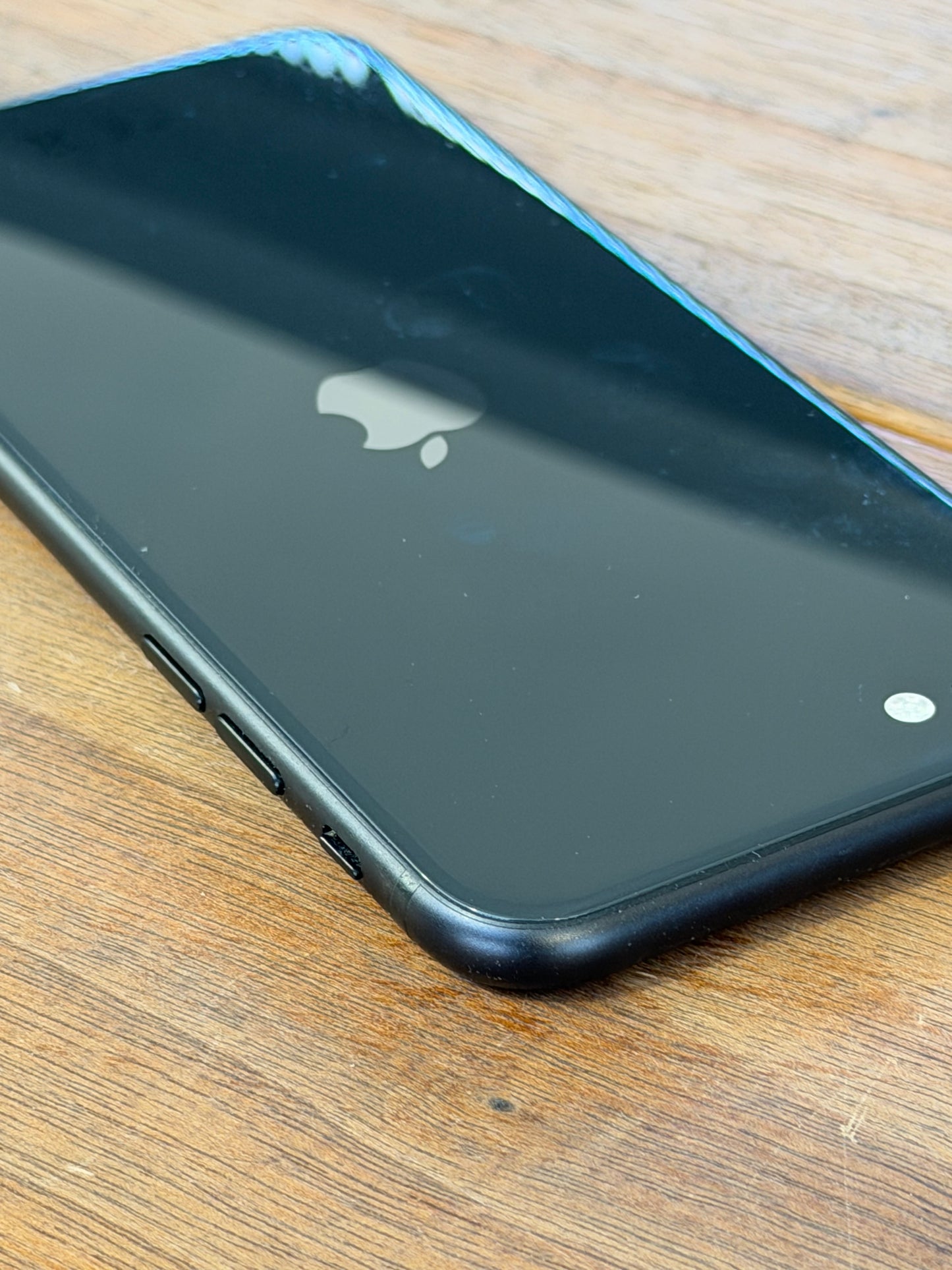 Pre-owned Apple iPhone SE2 (64GB Black) - A-grade