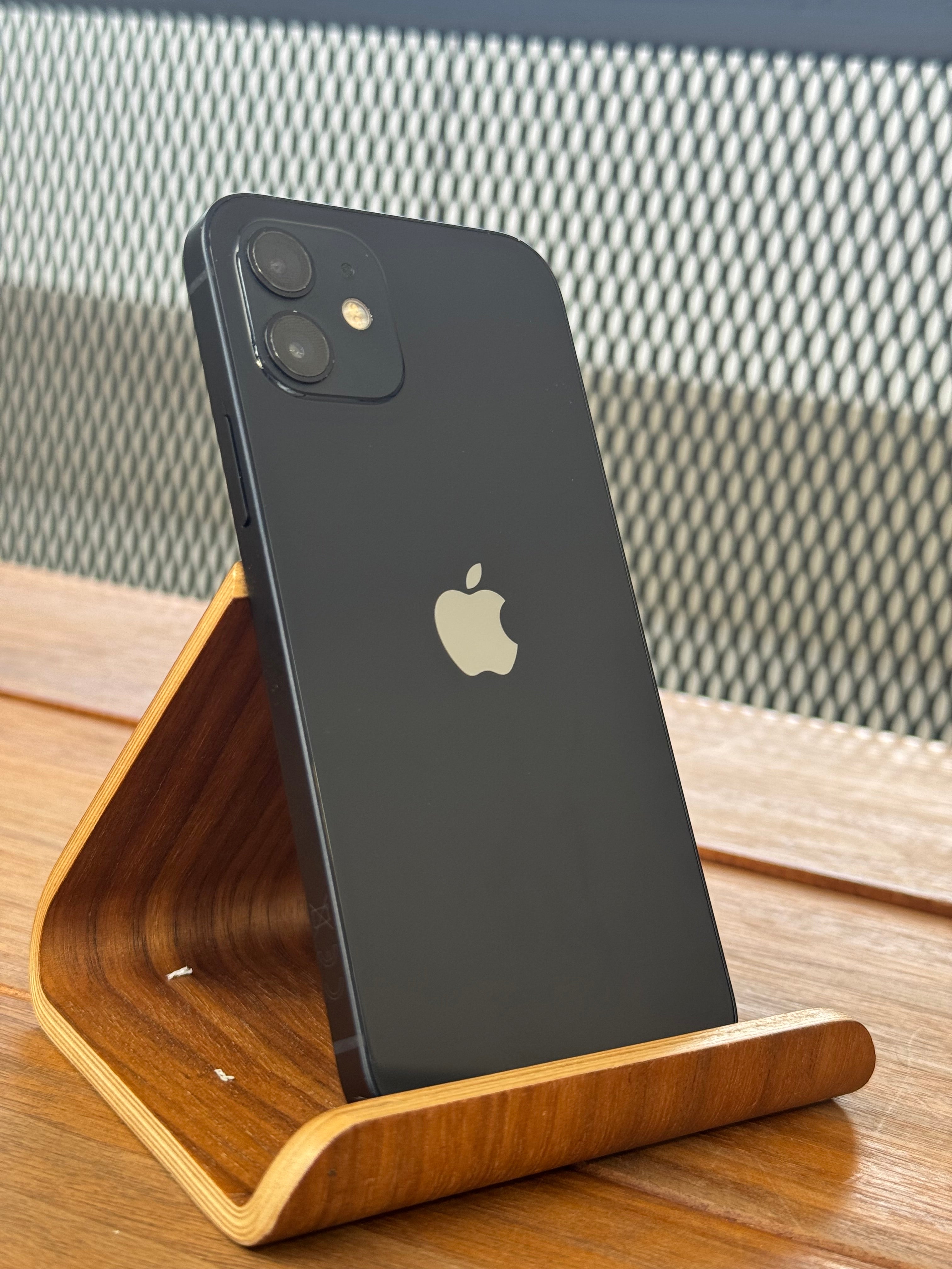 Pre-owned Apple iPhone 12 (64GB Black) - A-Grade – Phone Factory