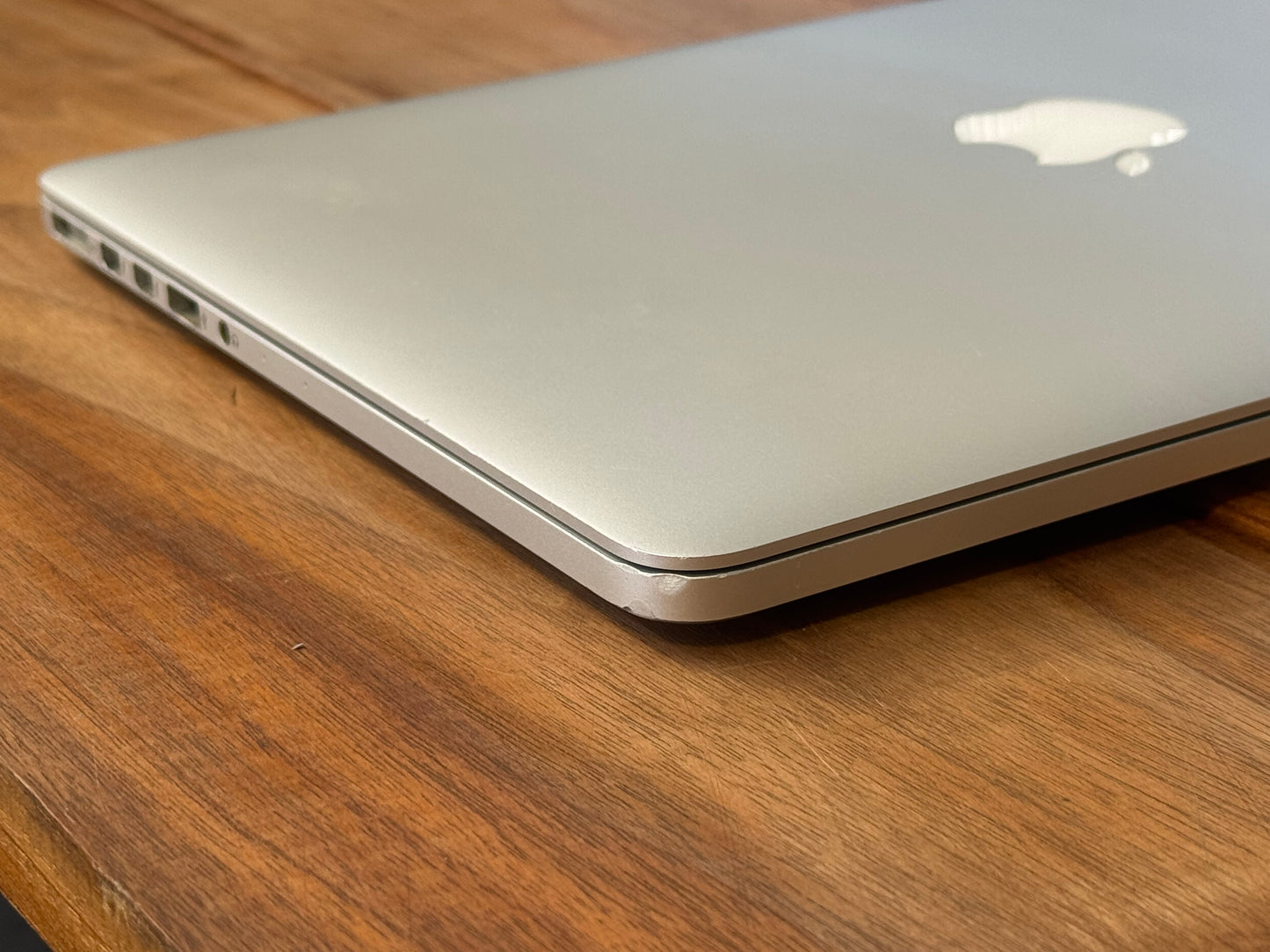 Pre-owned Apple 13" Macbook Pro i5 (2015, 256gb) - B-grade