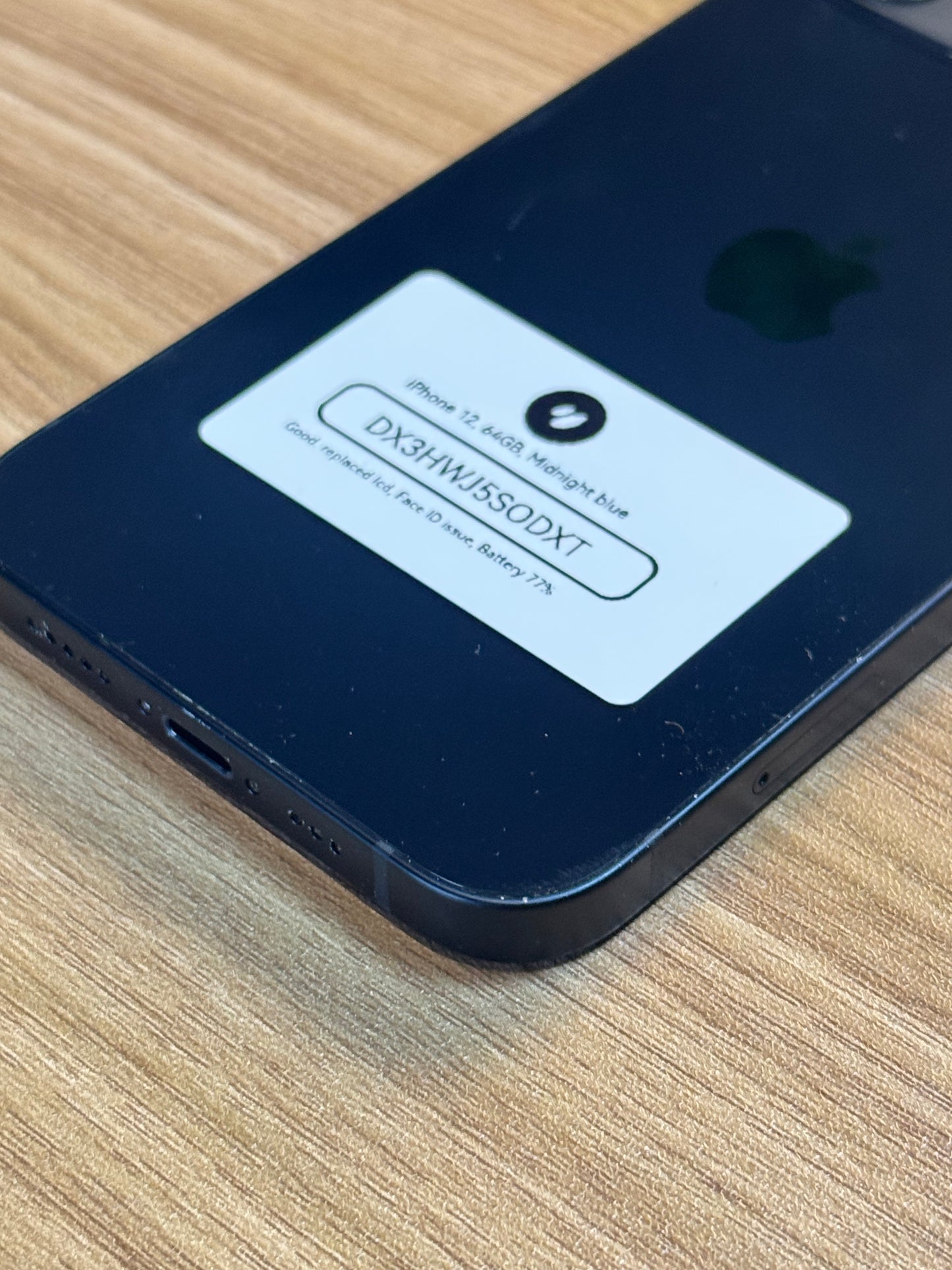 Pre-owned Apple iPhone 12 (64gb Black) - A/B grade