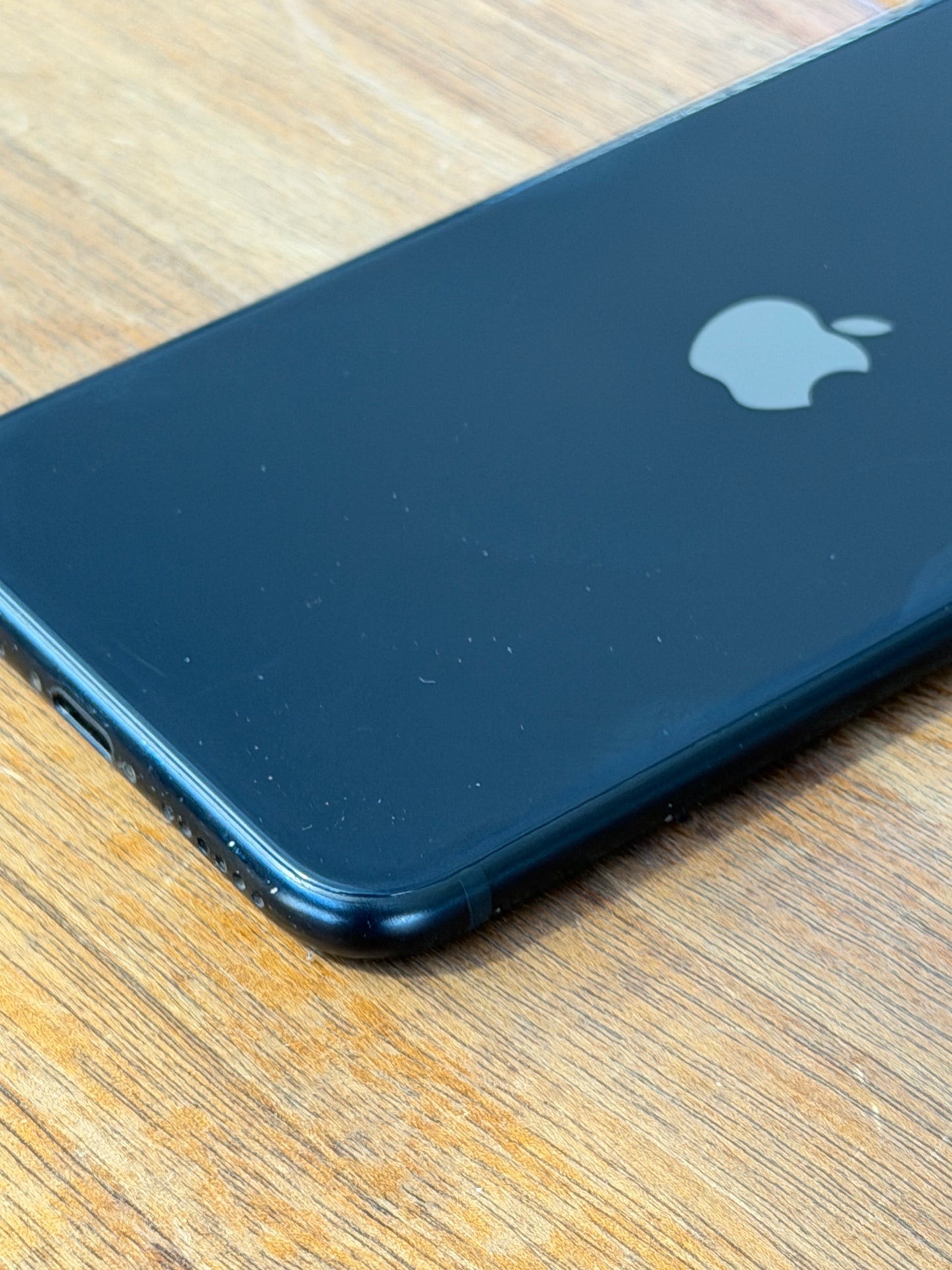 Pre-owned Apple iPhone SE3 (64GB Black, 2022) - A-grade