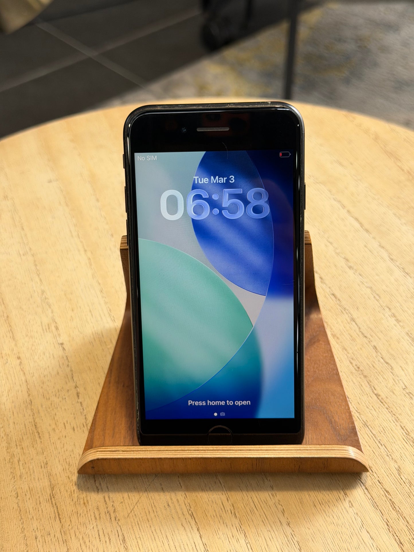 Pre-owned Apple iPhone SE2 (64GB Black, 2020) - A/B-grade