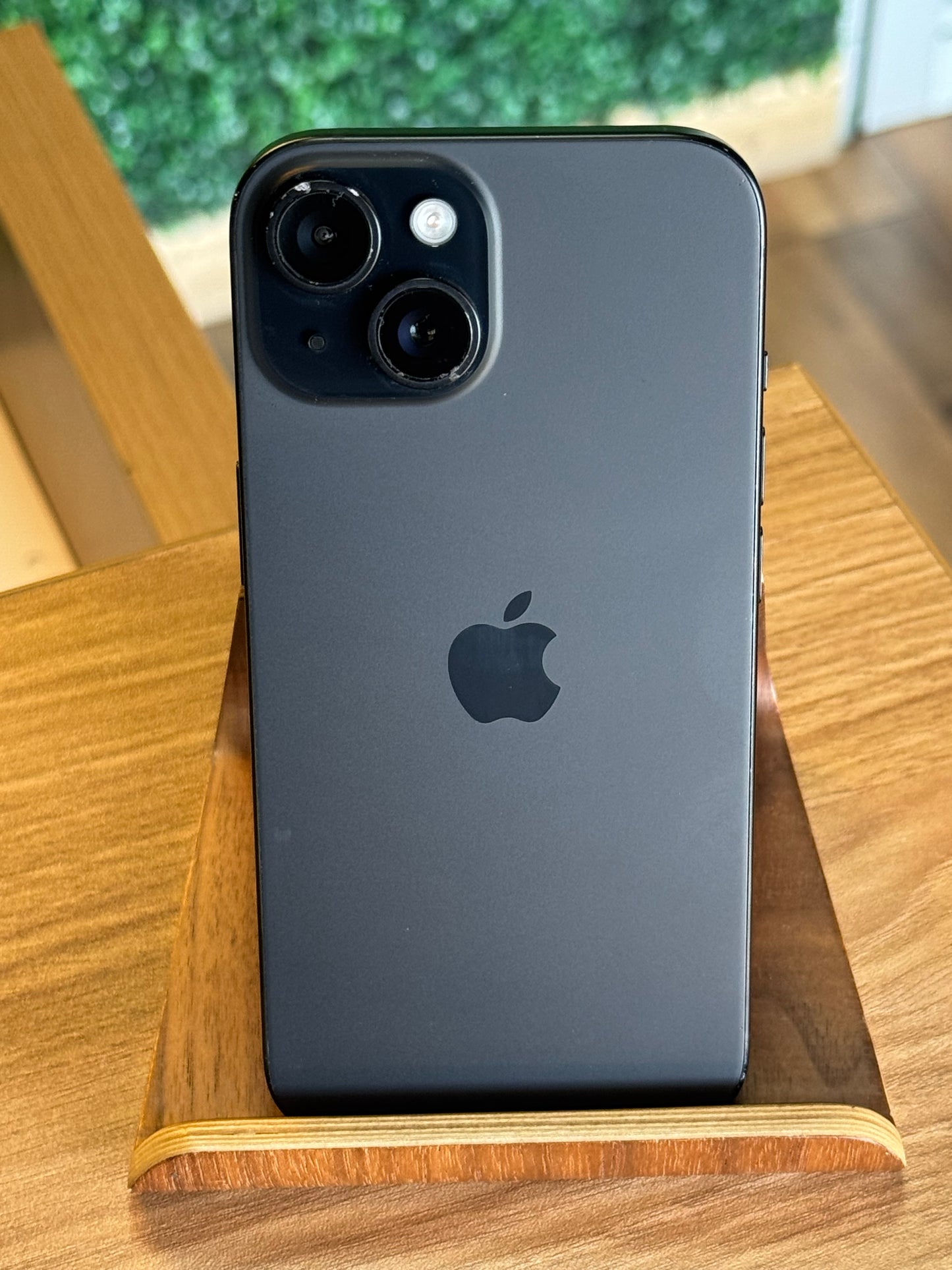 Pre-owned Apple iPhone 15 (256gb Black) - A/B Grade