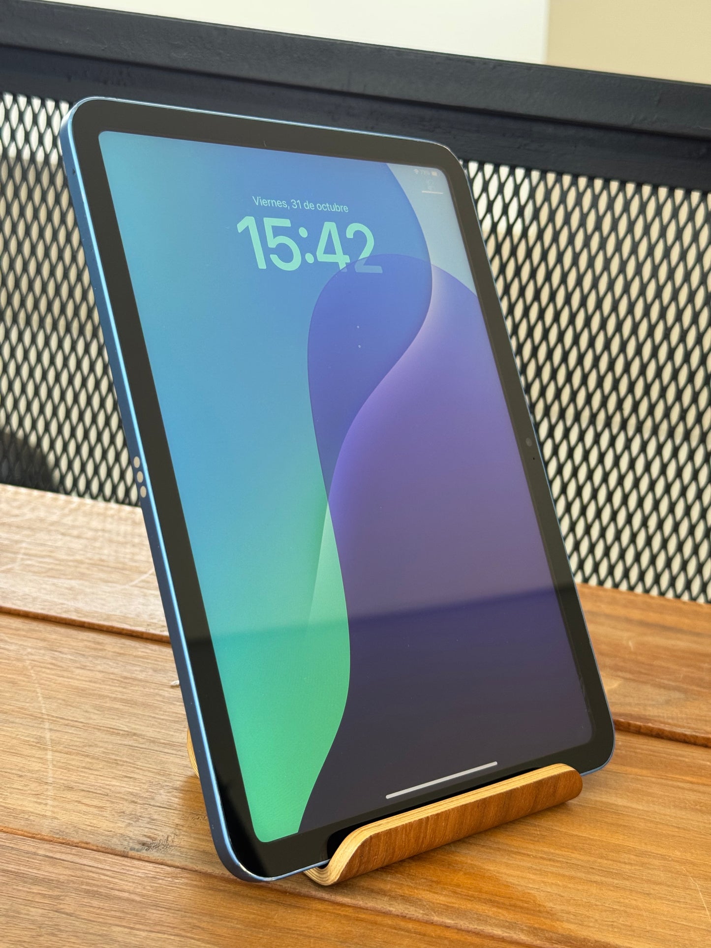 Pre-owned Apple 2022 iPad 10th gen 64gb Blue - A/B grade