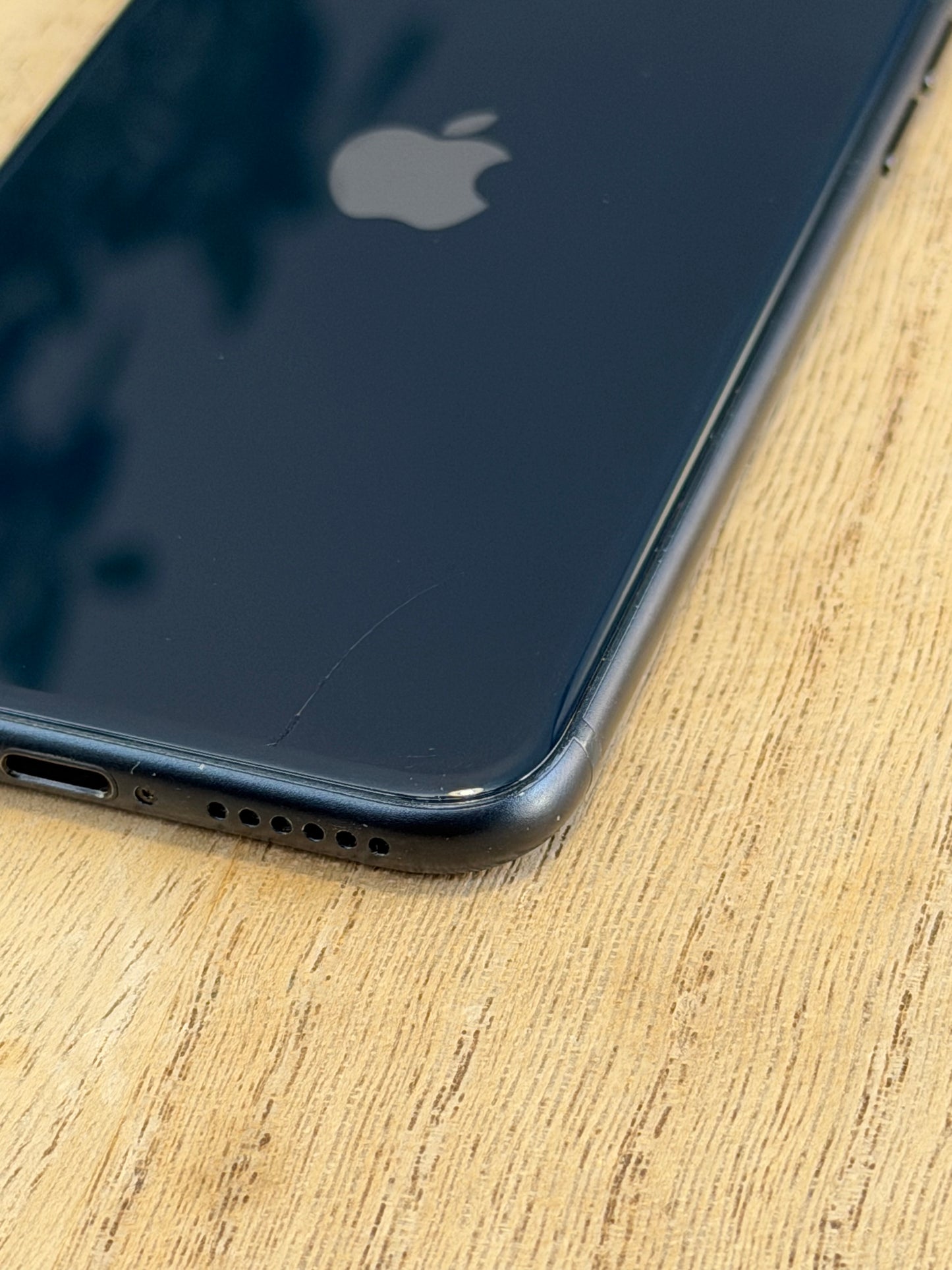 Pre-owned Apple iPhone SE3 (64GB Black, 2022) - A-grade