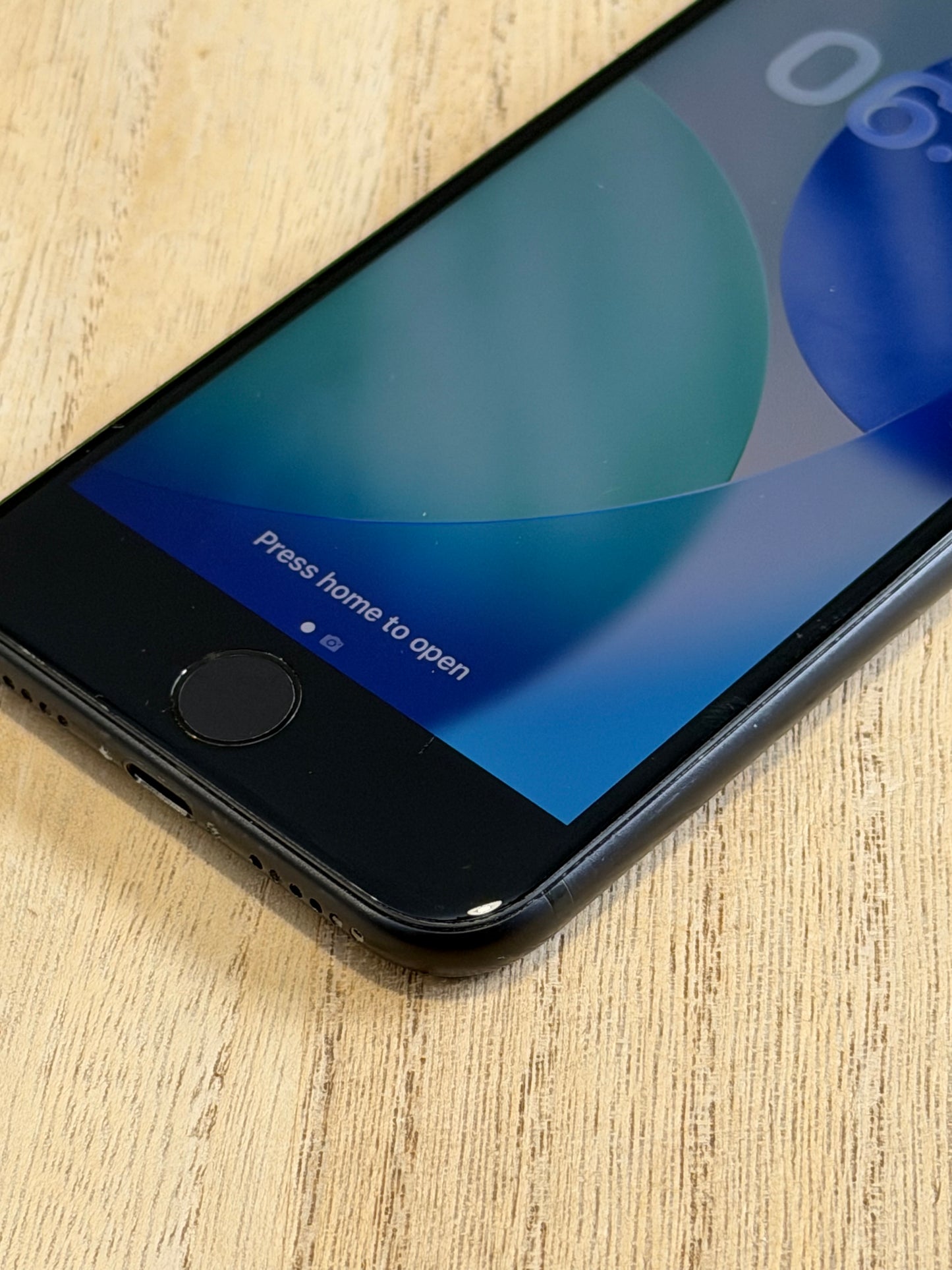 Pre-owned Apple iPhone SE2 (64GB Black, 2020) - A/B-grade