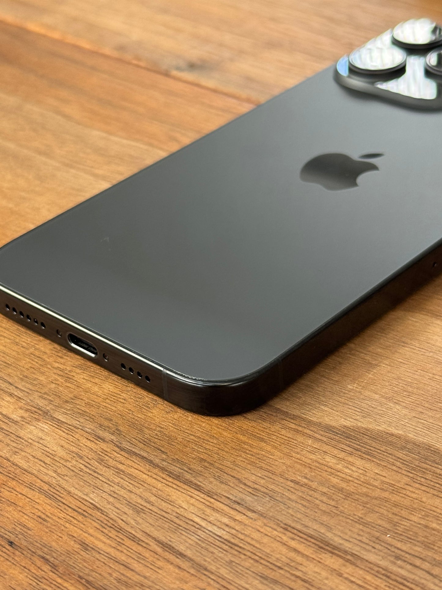 Pre-owned iPhone 15 Pro Max (256GB Black Titanium) - A-Grade