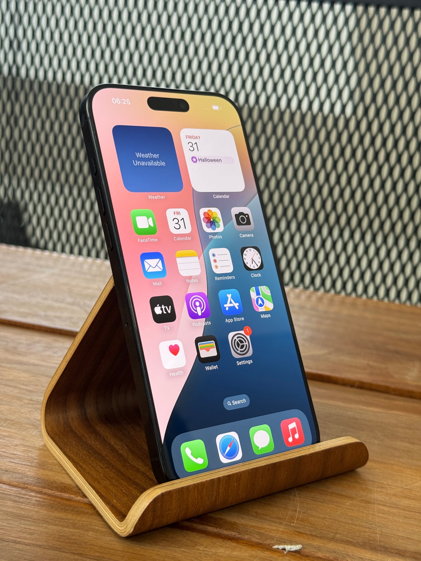 Pre-owned iPhone 15 Pro Max (256GB Black Titanium) - A-Grade