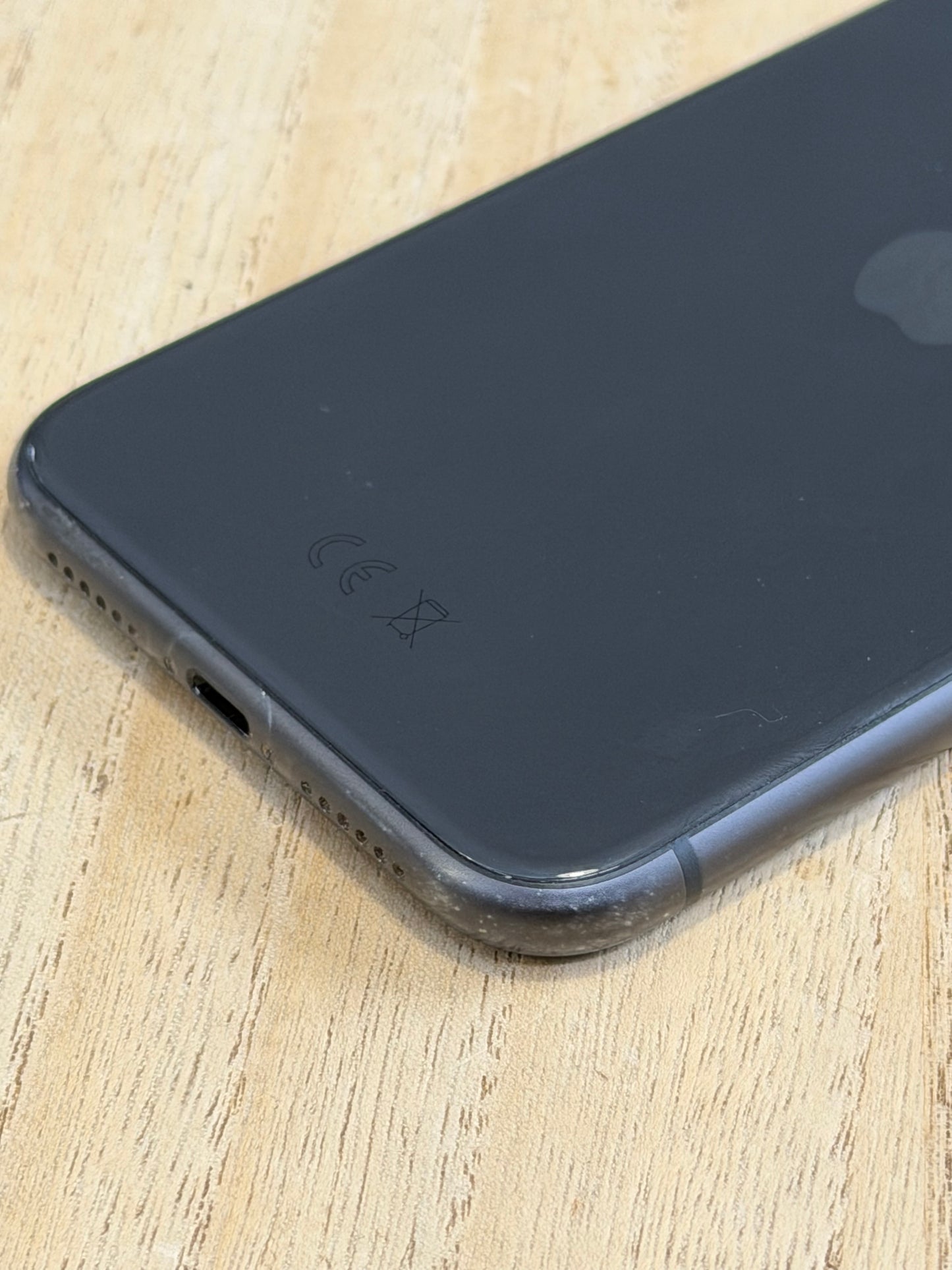 Pre-owned Apple iPhone 11 (64GB Black) - B-grade