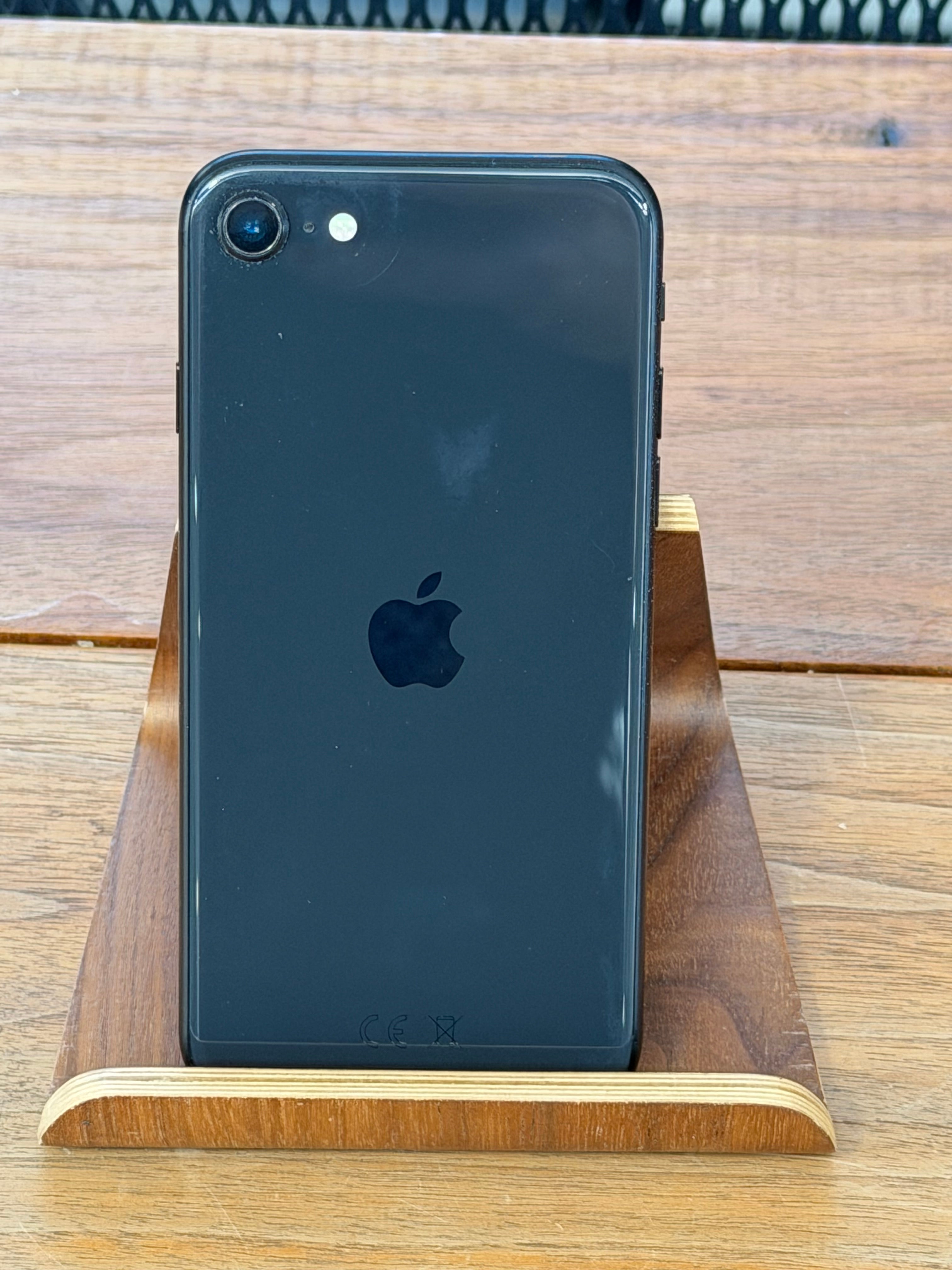 Apple iPhone se2ブラック Pre-owned Apple iPhone SE2 (64GB Black) - A-grade – Phone Factory