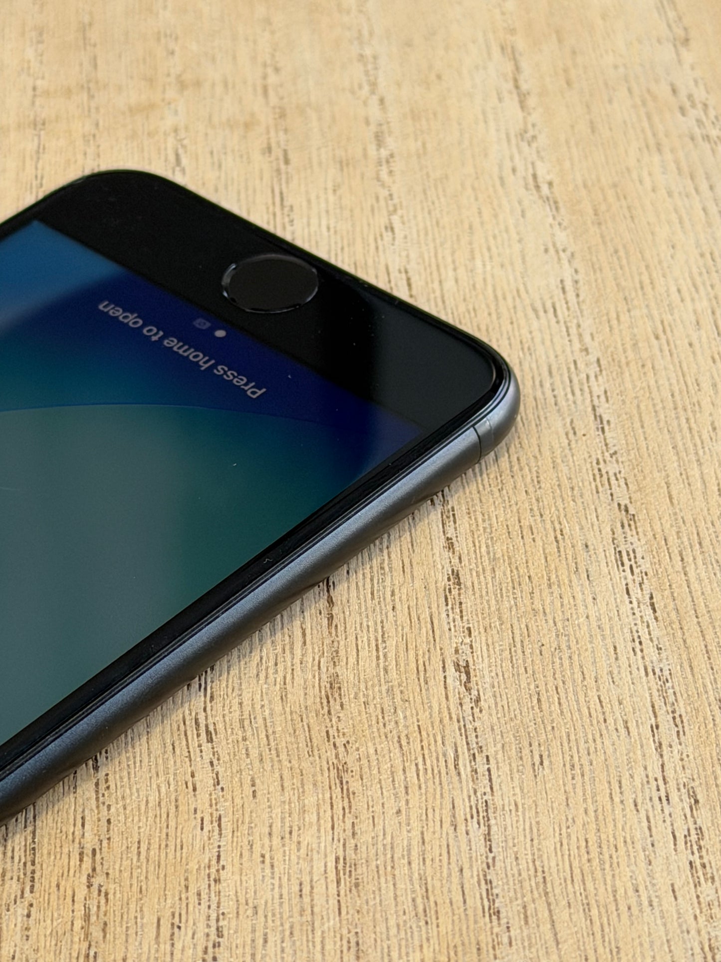 Pre-owned Apple iPhone SE3 (64GB Black, 2022) - A-grade