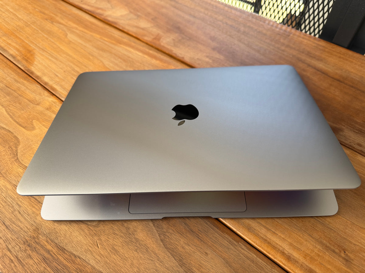 Pre-owned Apple 13" Macbook Air M1 2020 - A/B-Grade