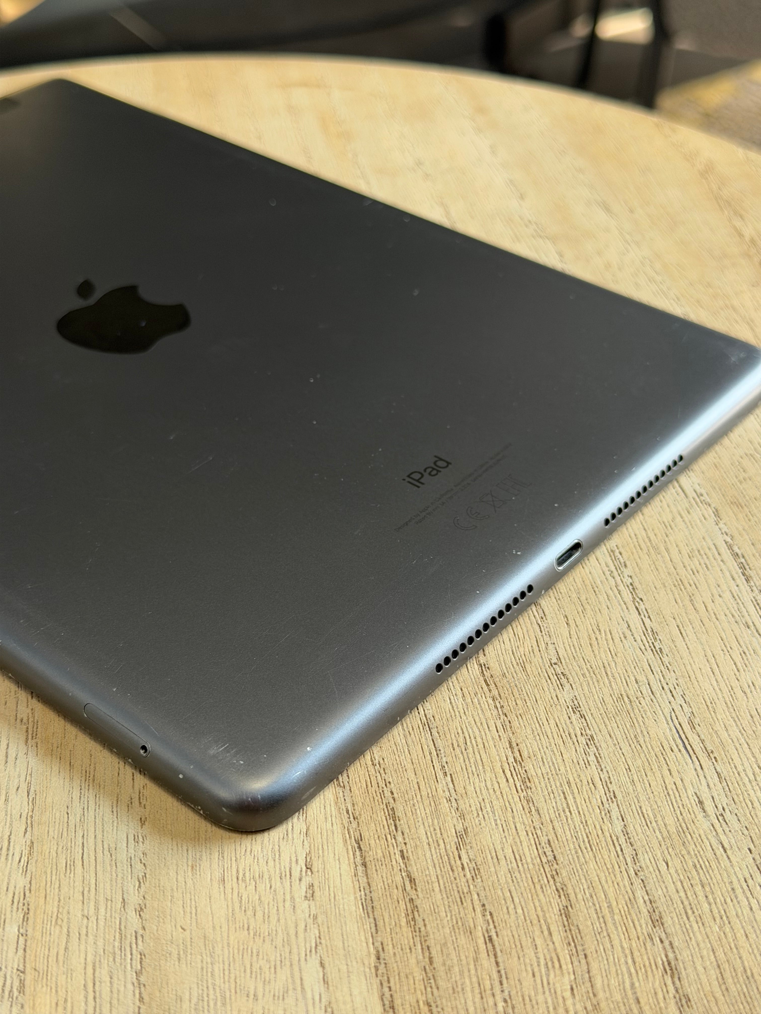 Pre-owned iPad 9th Gen (Wi-Fi & Cell, 64GB, Space Grey) - A-Grade