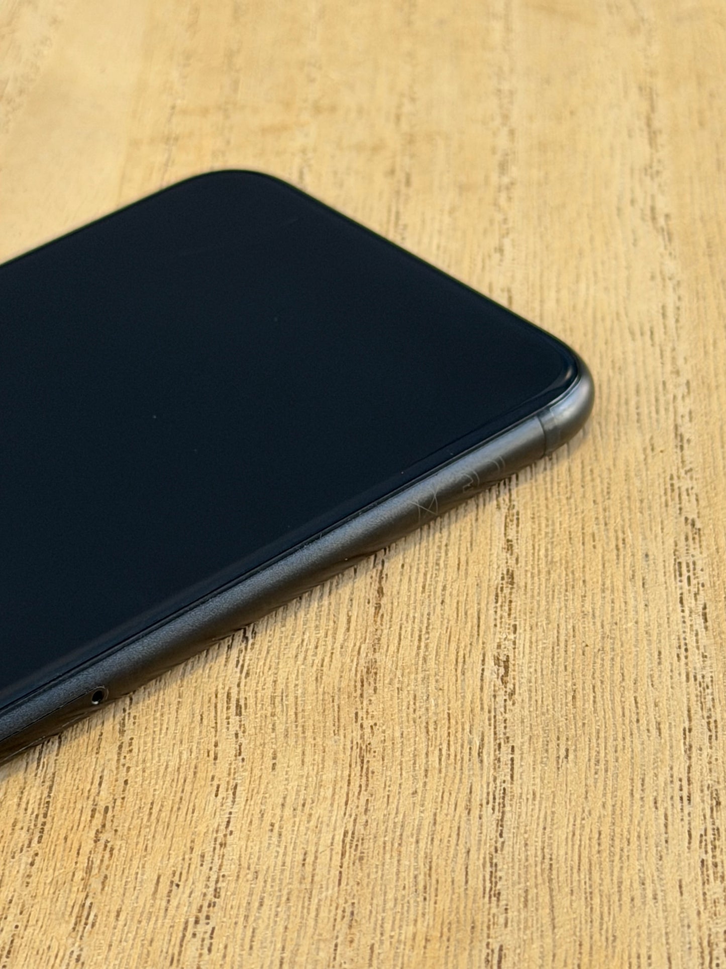 Pre-owned Apple iPhone SE3 (64GB Black, 2022) - A-grade