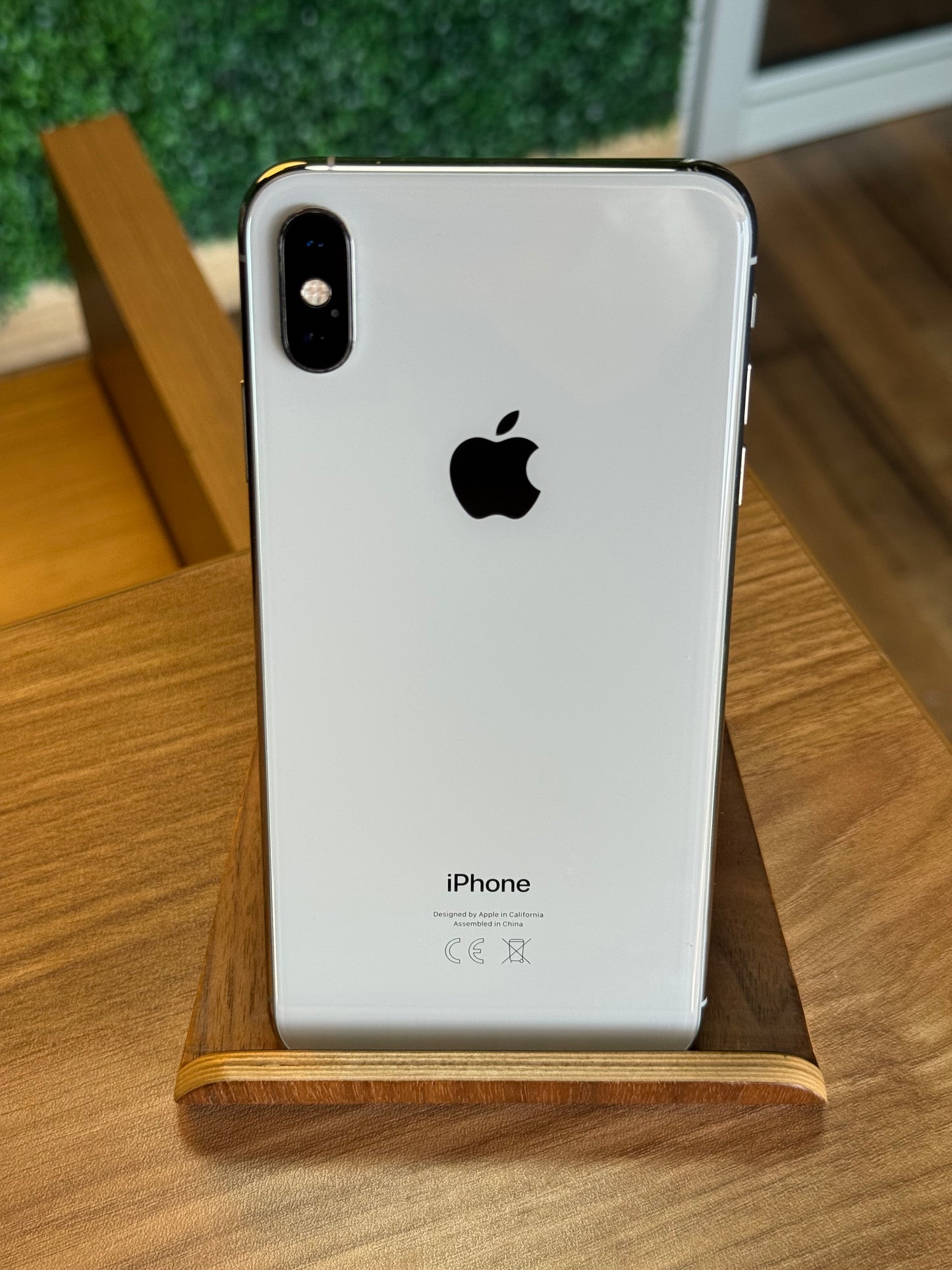 Pre-owned Apple iPhone Xs Max (64GB White) - A-grade