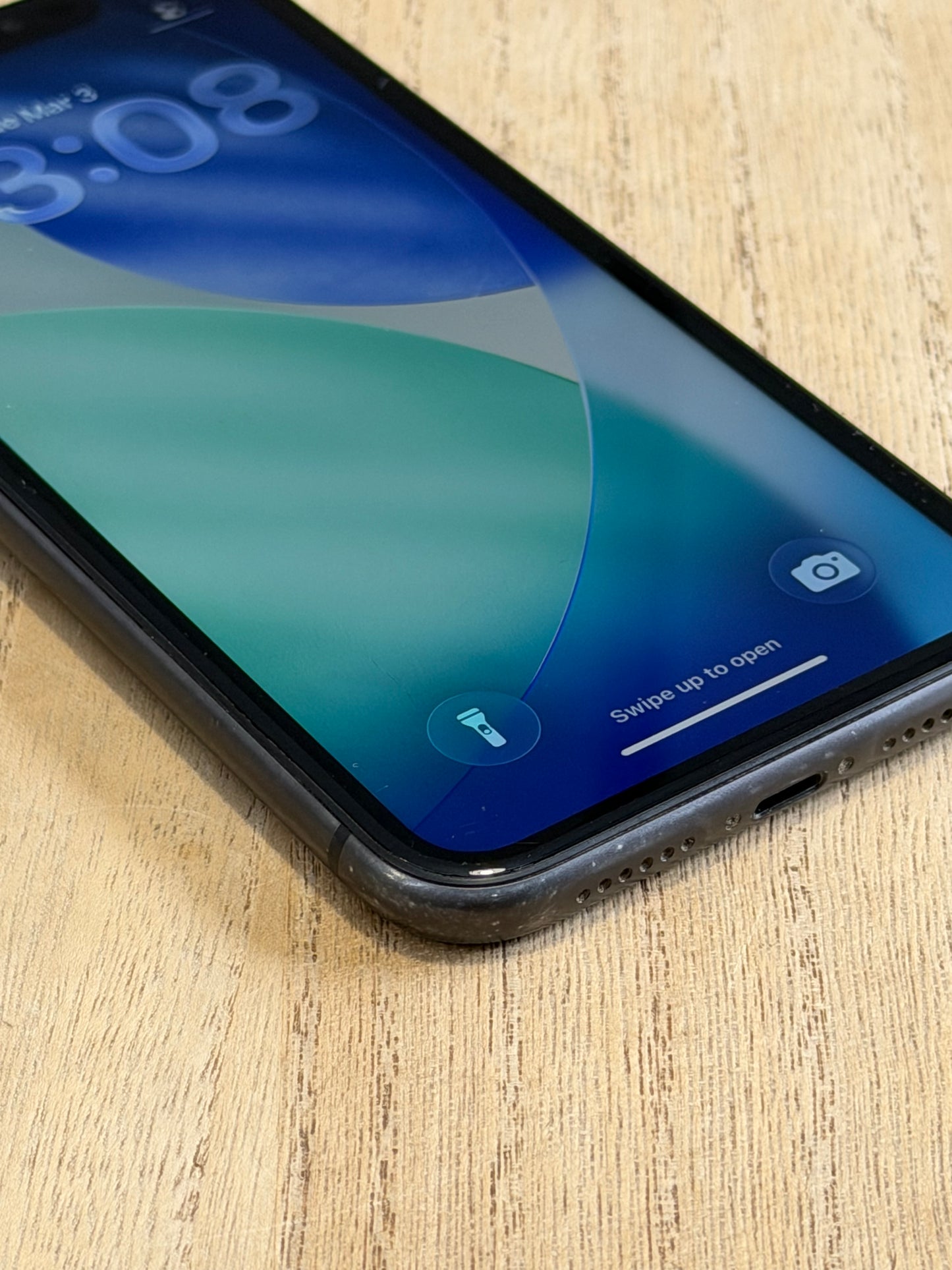 Pre-owned Apple iPhone 11 (64GB Black) - B-grade