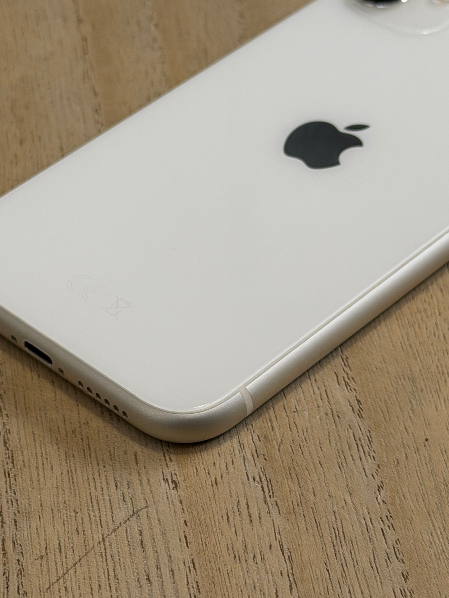 Pre-owned Apple iPhone 11 (64GB White) - A-grade