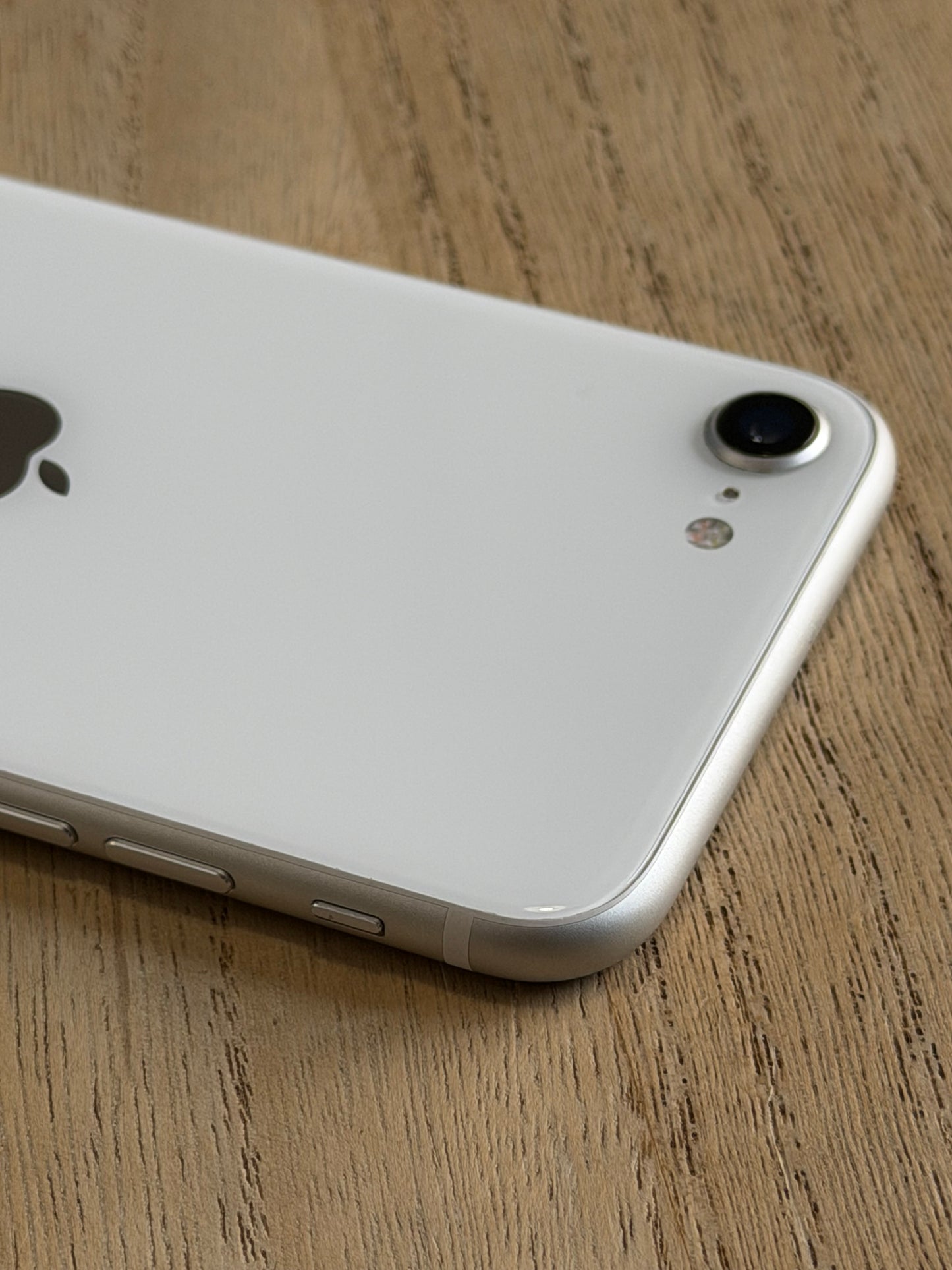 Pre-owned Apple iPhone SE2 (64GB White, 2020) - A-grade