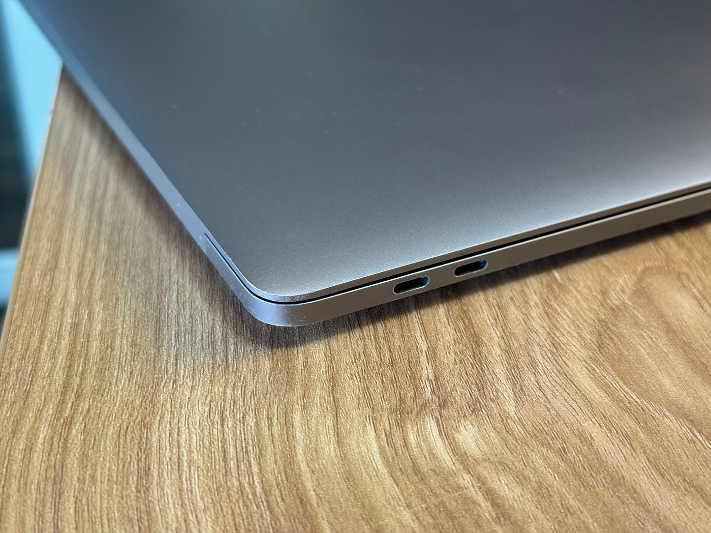 Pre-owned 15" Macbook Pro i7 2017 Touchbar - A/B-grade