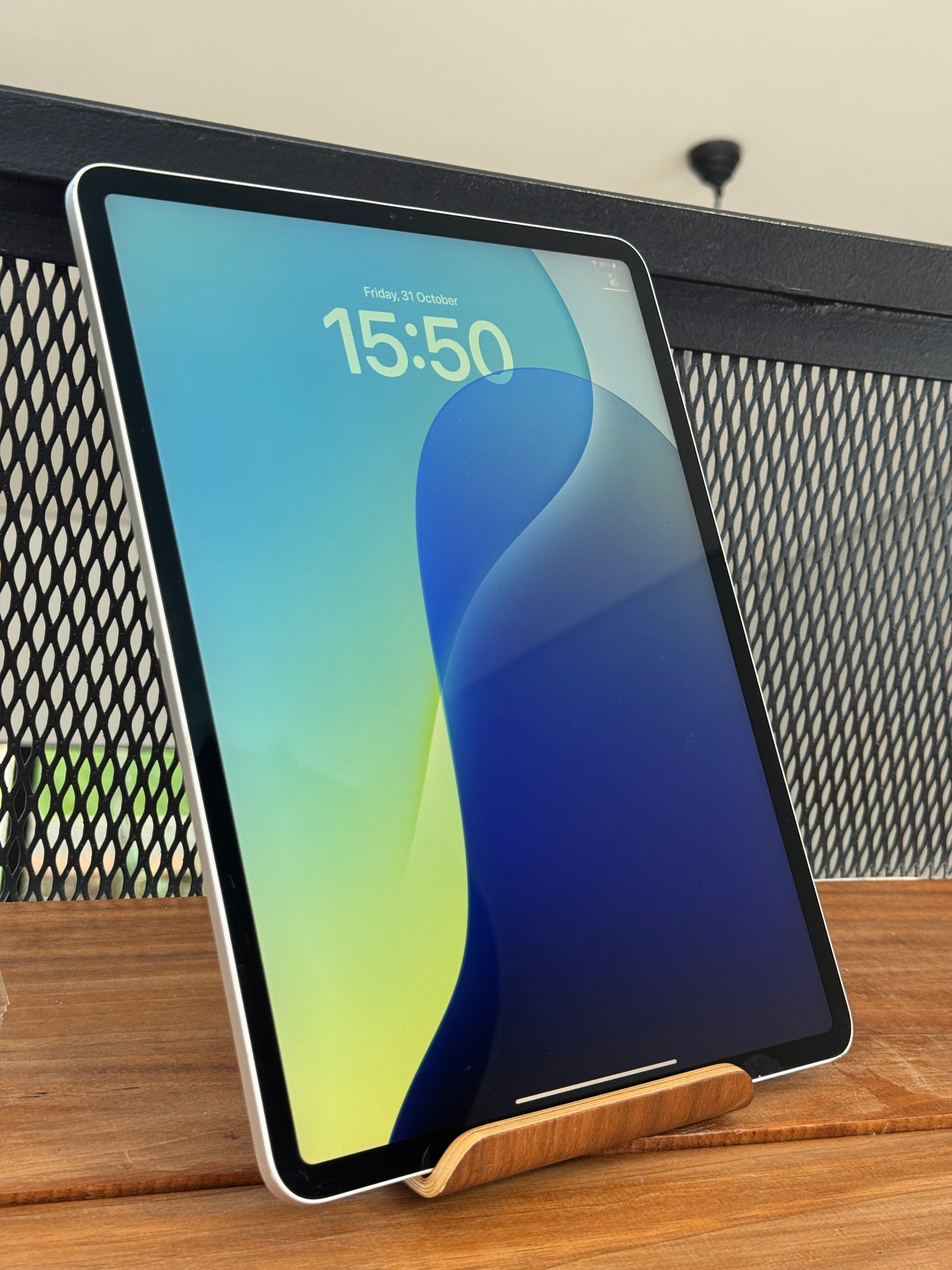 Pre-owned 12.9" iPad Pro (Wi-Fi, 256GB) 4th Generation - A/B grade