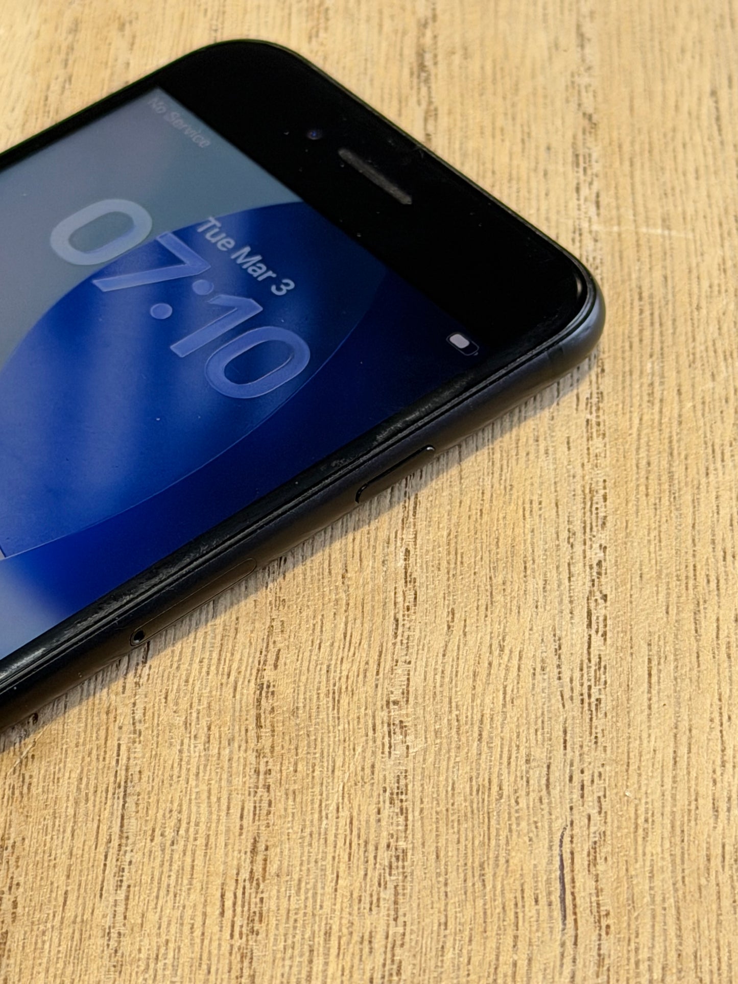 Pre-owned Apple iPhone SE2 (64GB Black, 2020) - A-grade