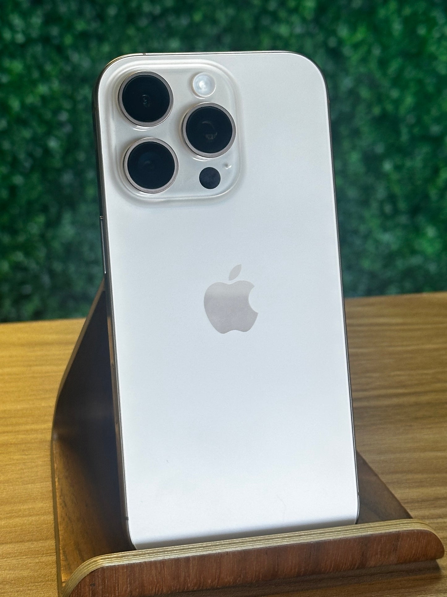 Pre-owned  iPhone 16 Pro (256gb, Desert Titanium)  - A-grade