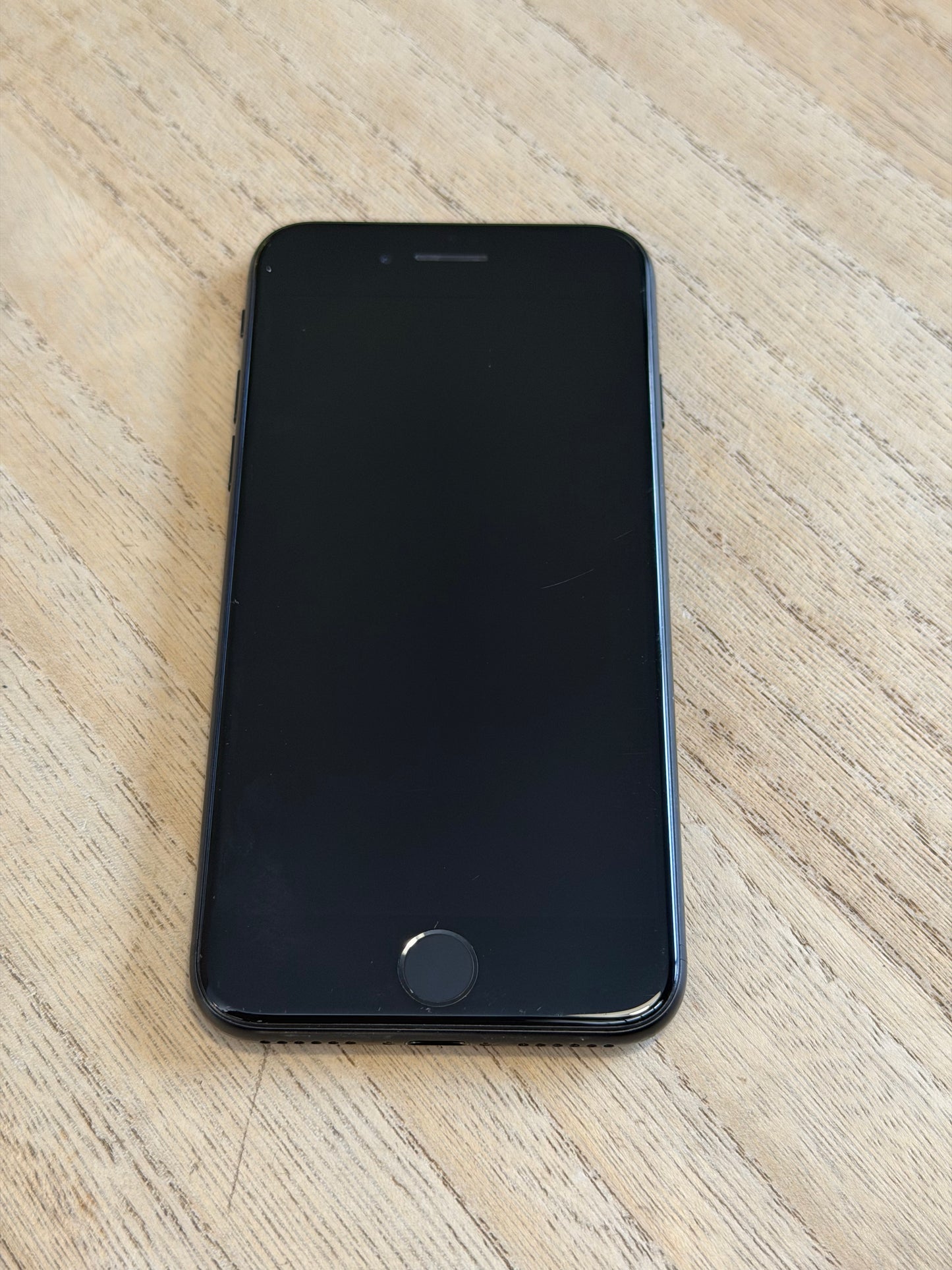 Pre-owned Apple iPhone SE2 (64GB Black, 2020) - B-grade