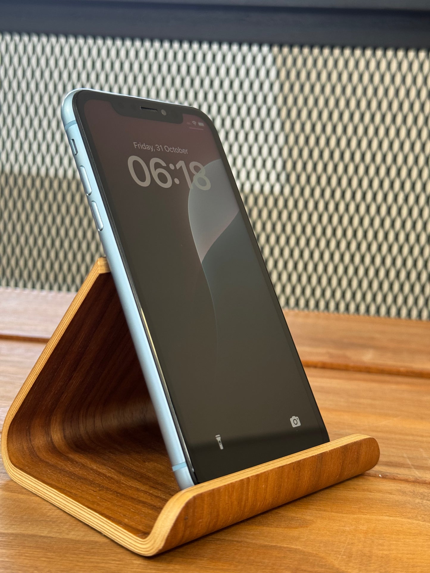 Pre-owned Apple iPhone Xr (64GB Blue) - B-Grade