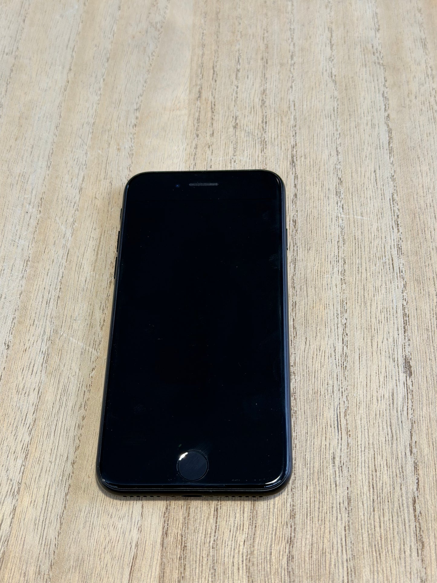 Pre-owned Apple iPhone SE2 (64GB Black, 2020) - A-grade