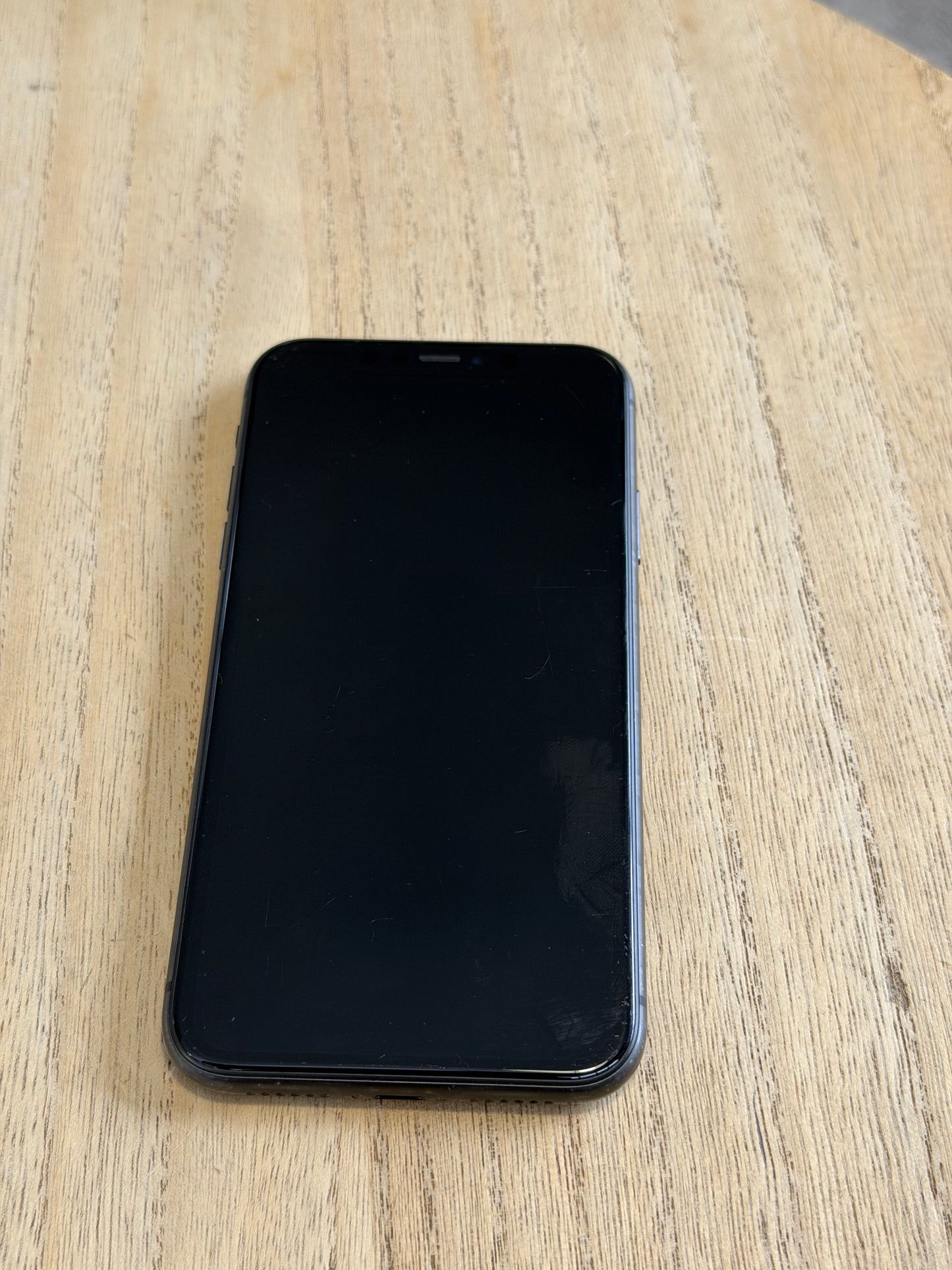 Pre-owned Apple iPhone 11 (64GB Black) - B-grade