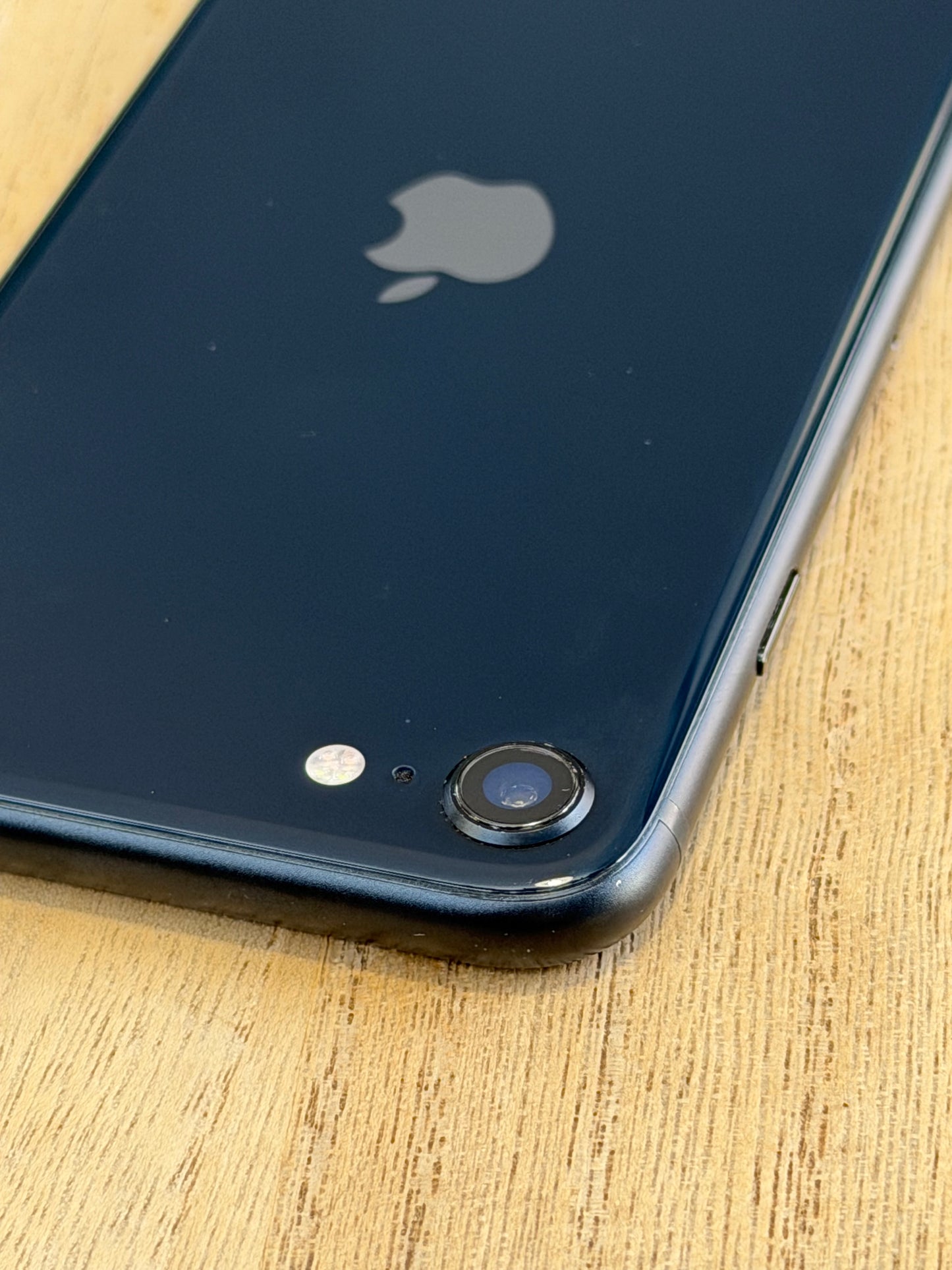 Pre-owned Apple iPhone SE3 (64GB Black, 2022) - A-grade