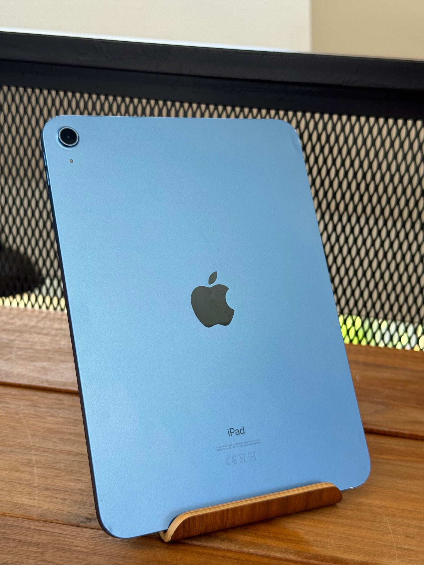 Pre-owned Apple 2022 iPad 10th gen 64gb Blue - A/B grade