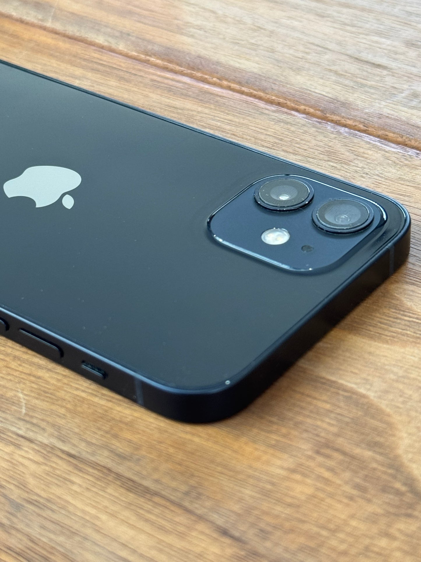 Pre-owned Apple iPhone 12 (128GB Black) - A-Grade