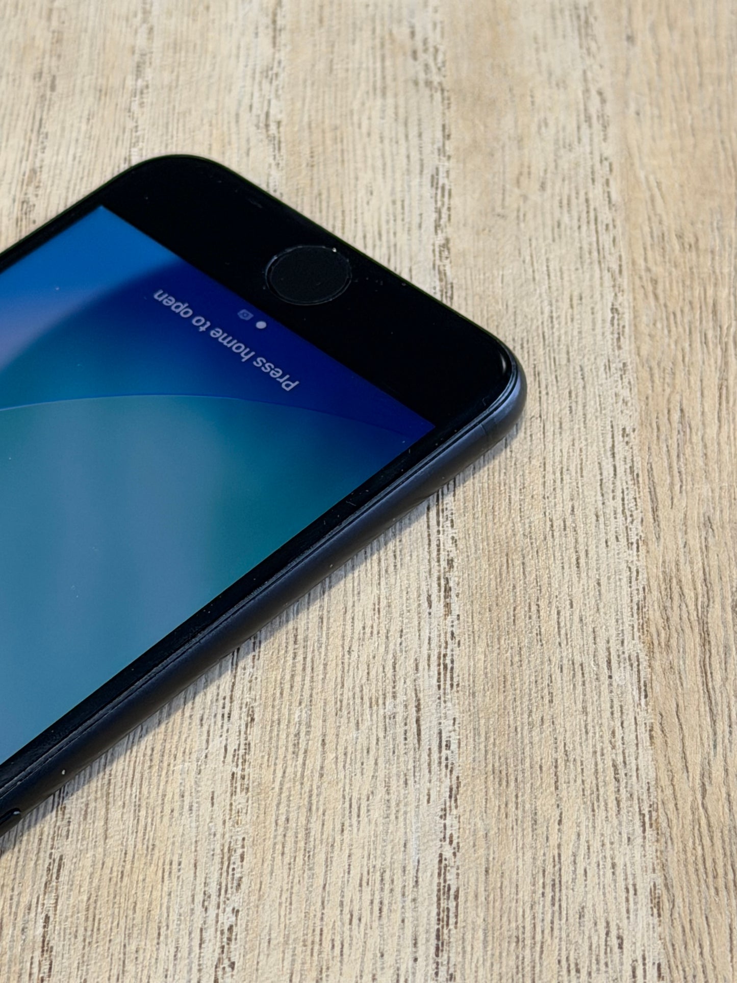 Pre-owned Apple iPhone SE2 (64GB Black, 2020) - A-grade