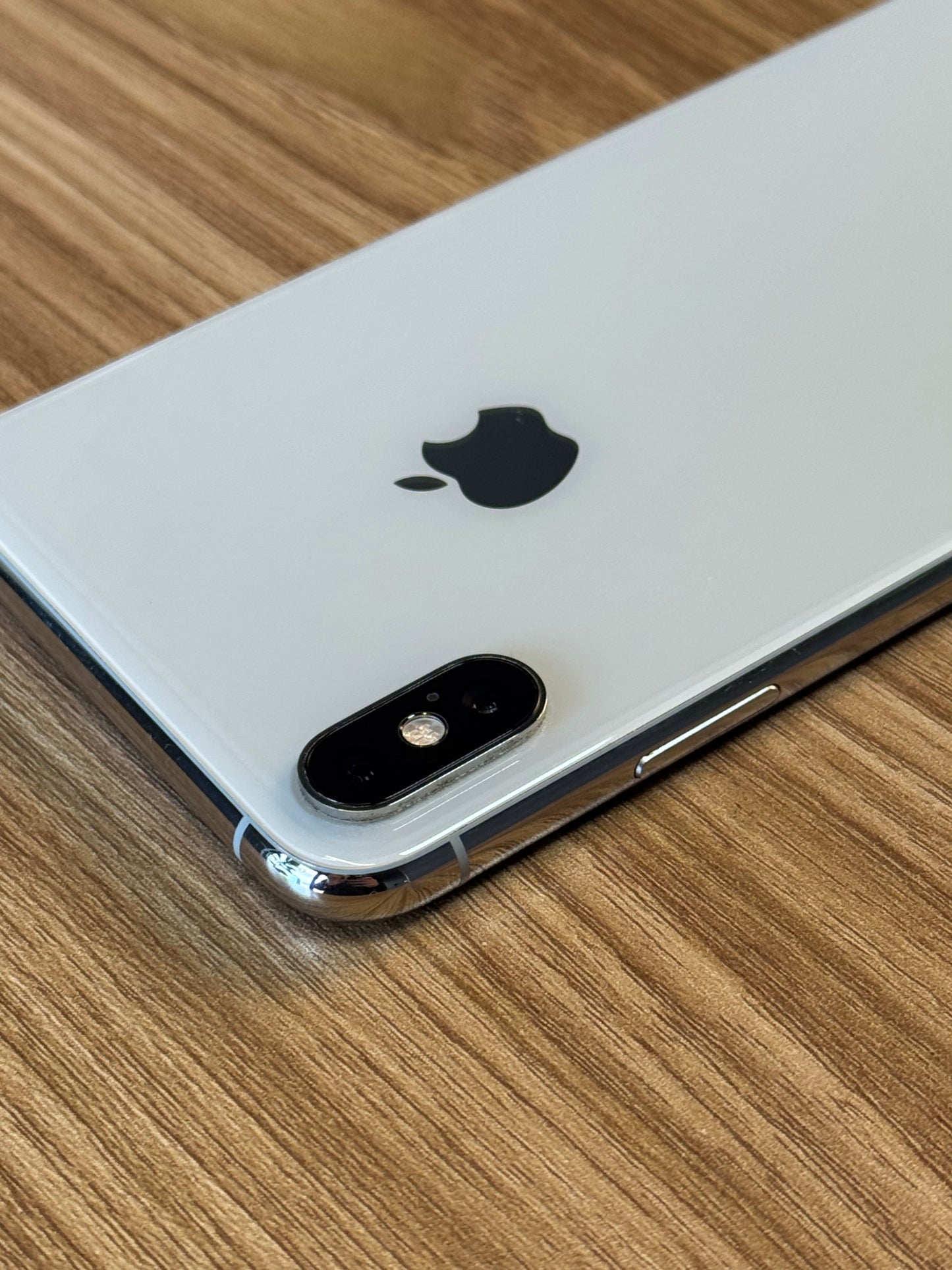 Pre-owned Apple iPhone Xs Max (64GB White) - A-grade