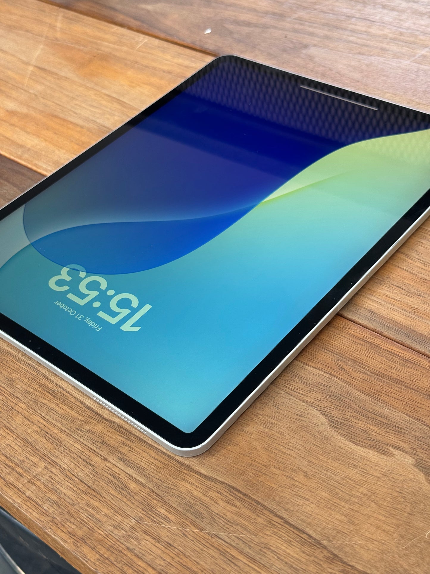 Pre-owned 12.9" iPad Pro (Wi-Fi, 128GB) 4th Generation - B-grade