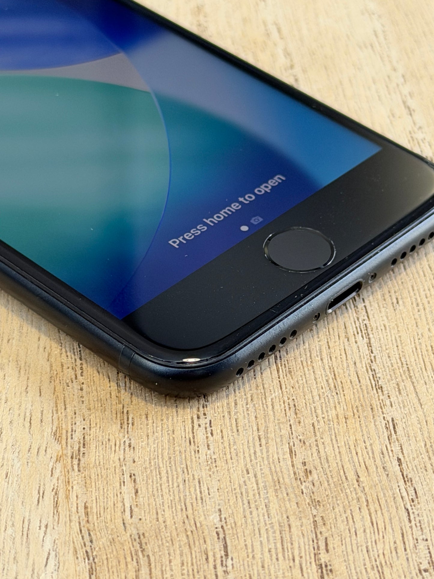 Pre-owned Apple iPhone SE3 (64GB Black, 2022) - A-grade